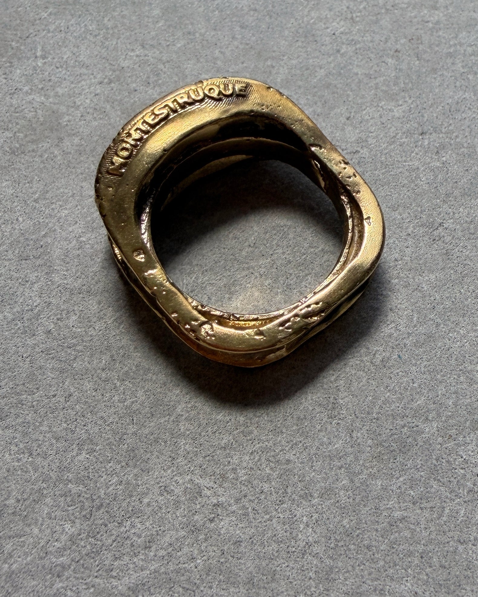 montestruque : resurrection white opal ring