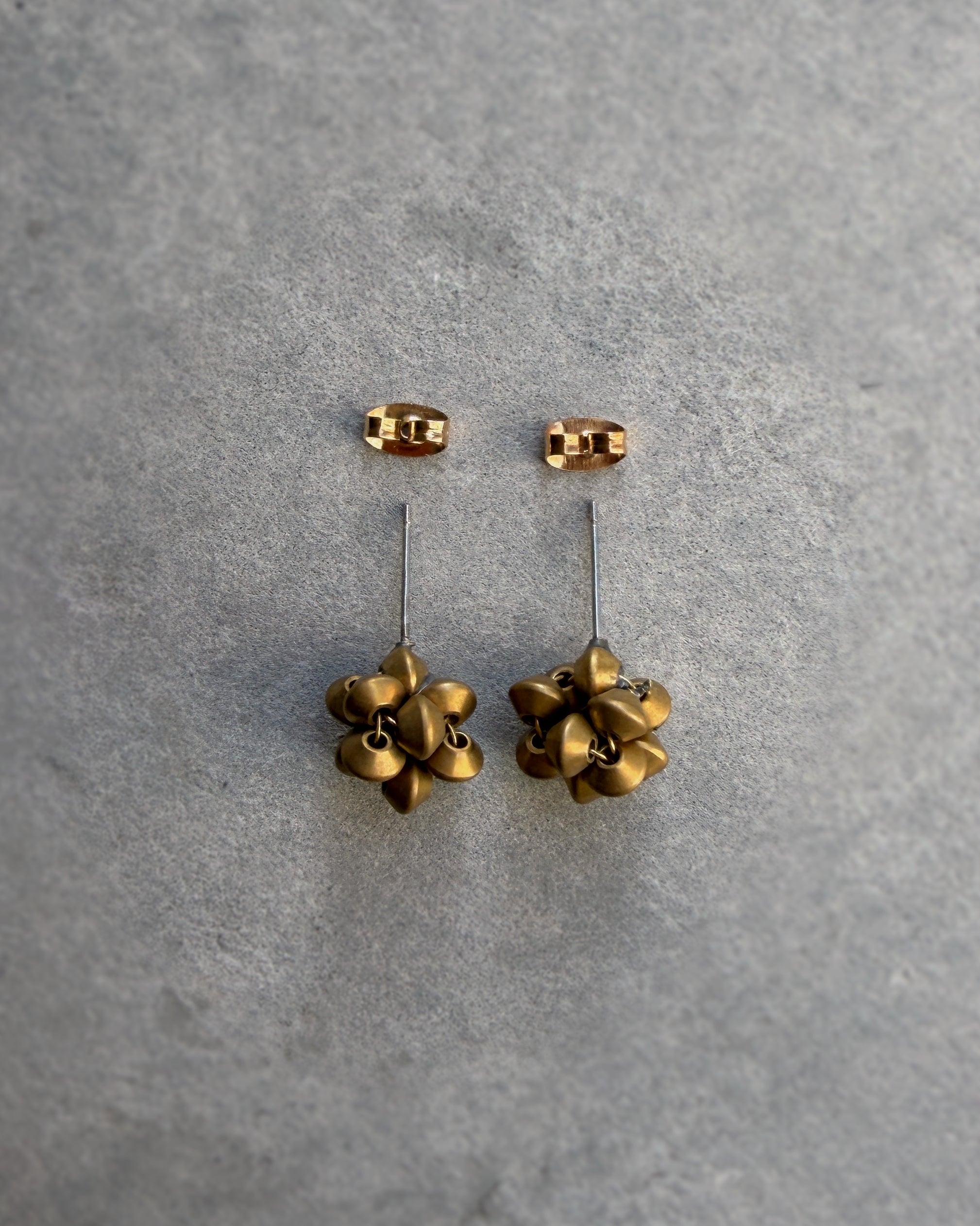 milk-toast : bon bon studs
