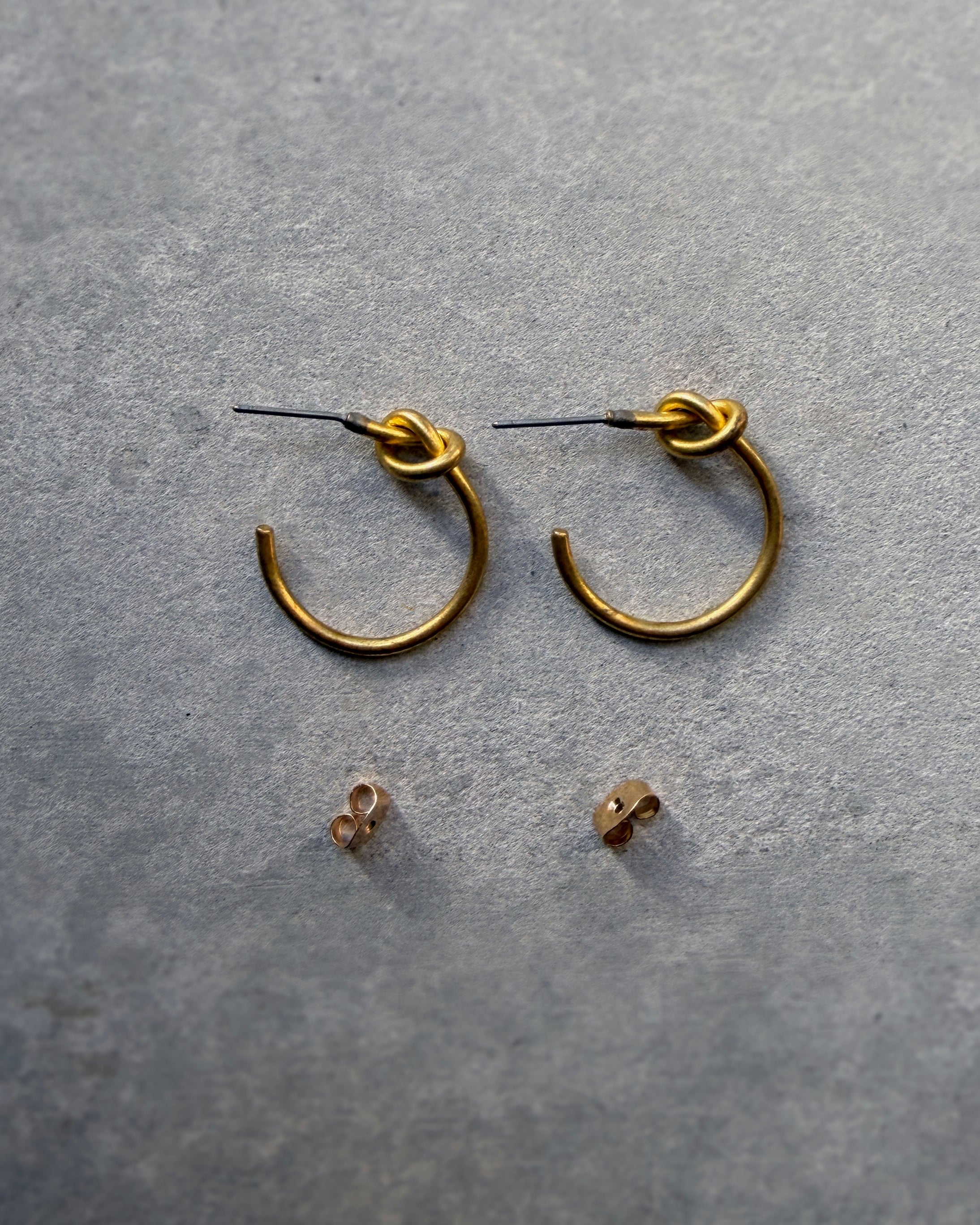 milk-toast : knot earrings