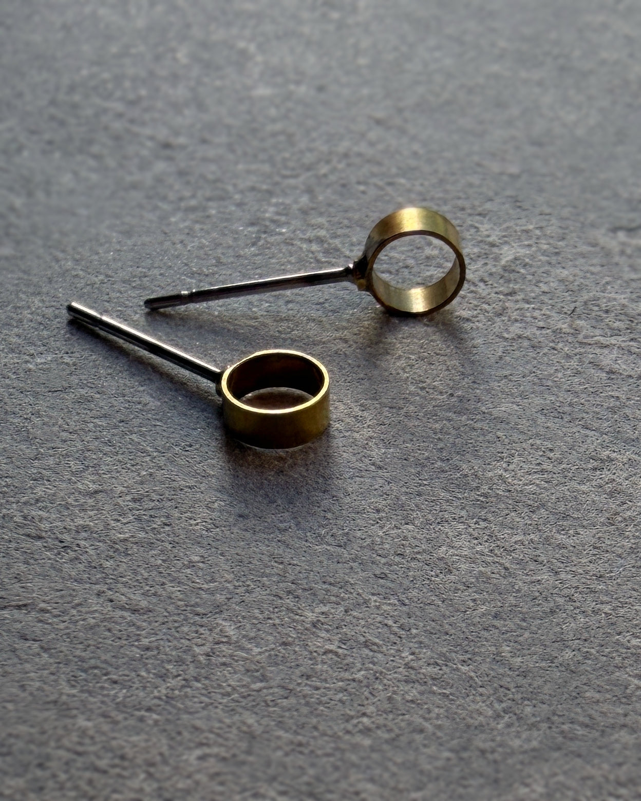 milk-toast : peeper studs