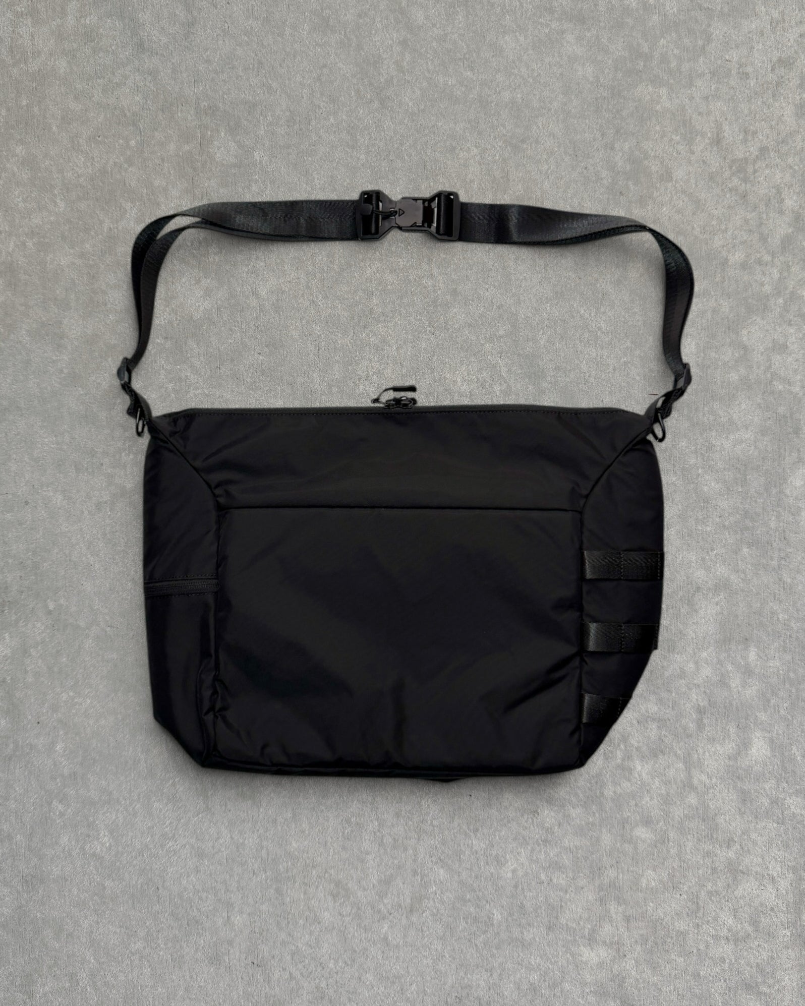 NoiR : shoulder bag