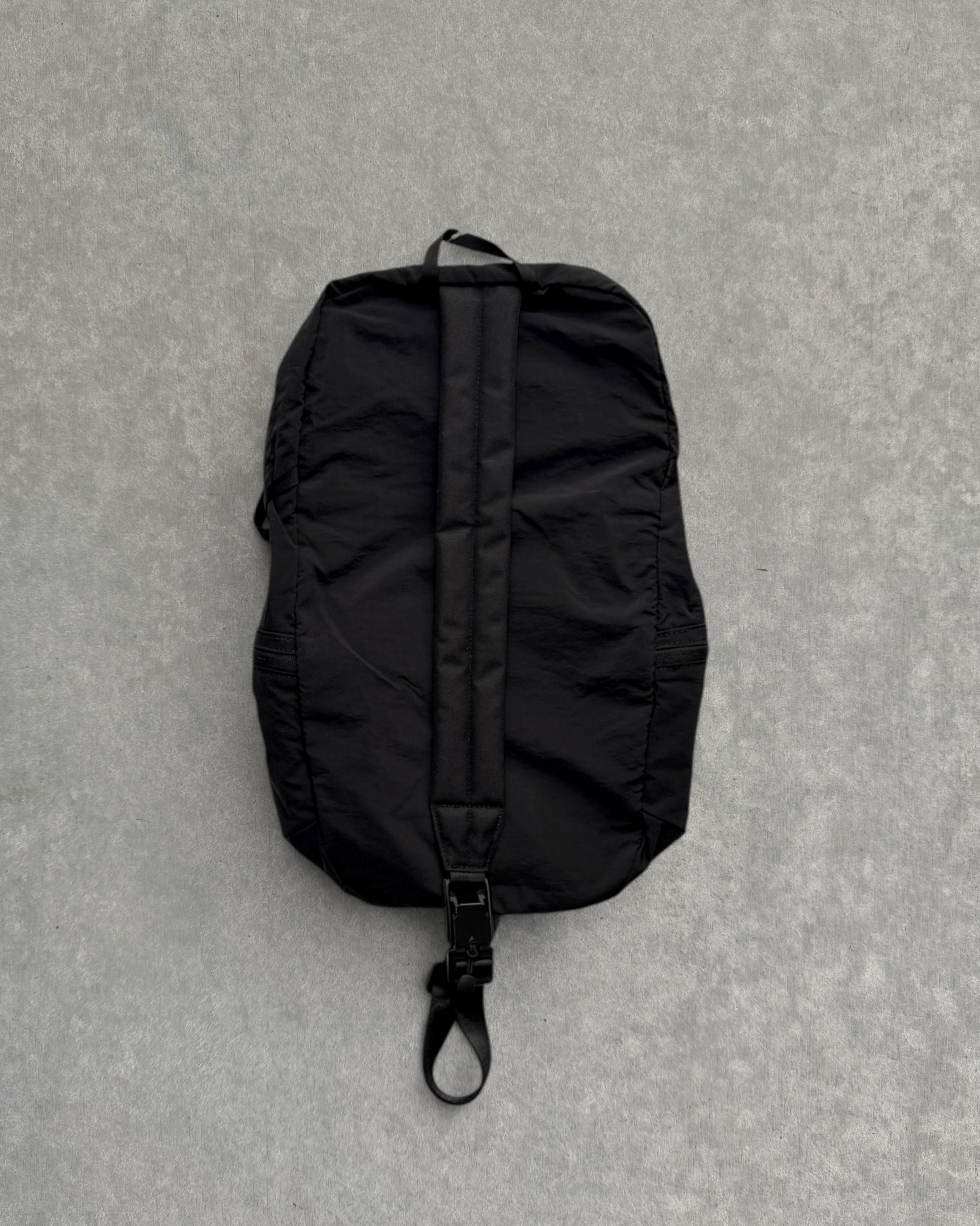 NoiR : sling bag
