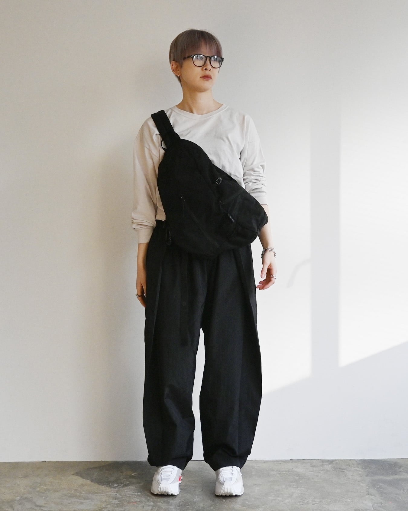 NoiR : sling bag
