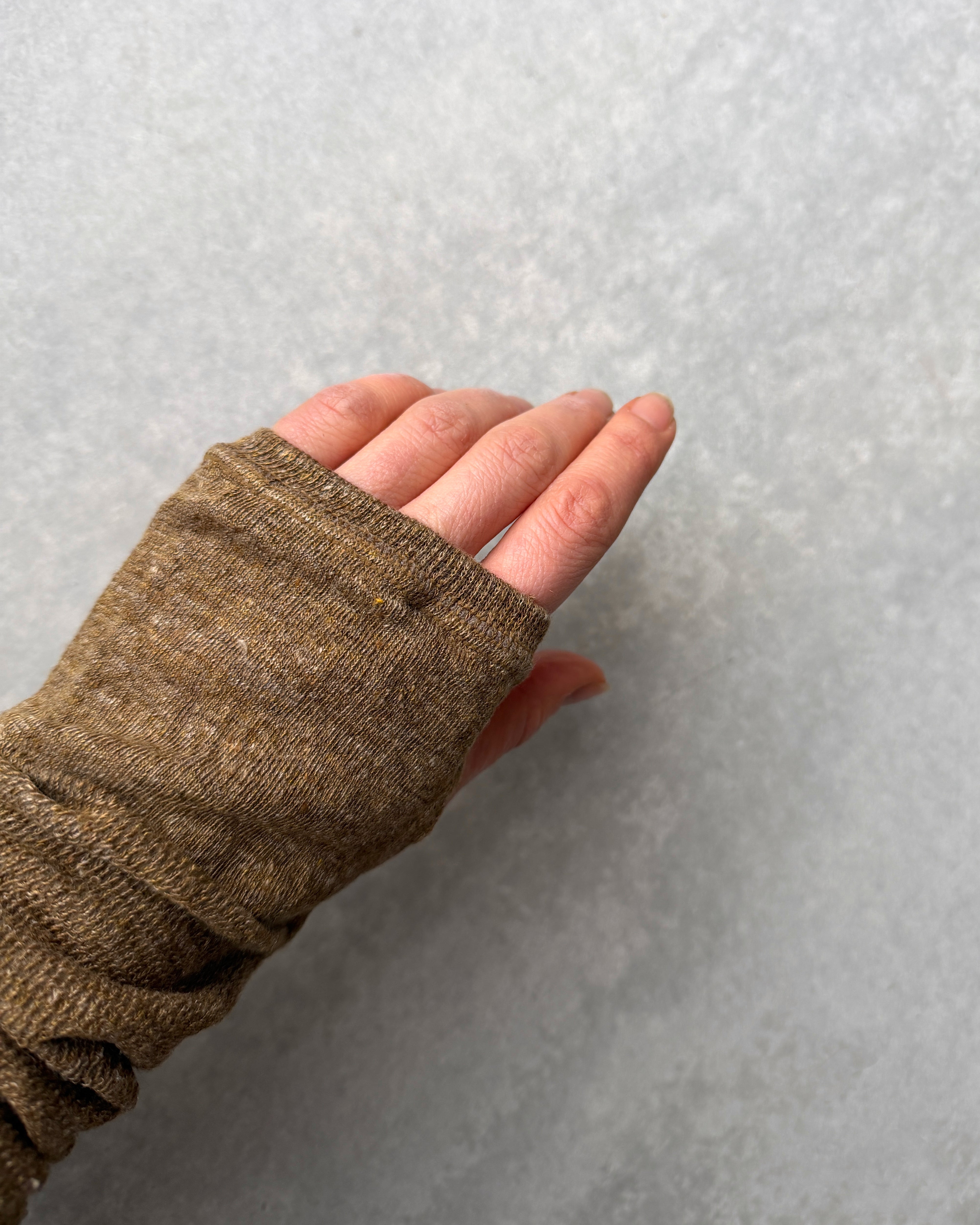 nishiguchi kutsushita : teni linen arm covers - long