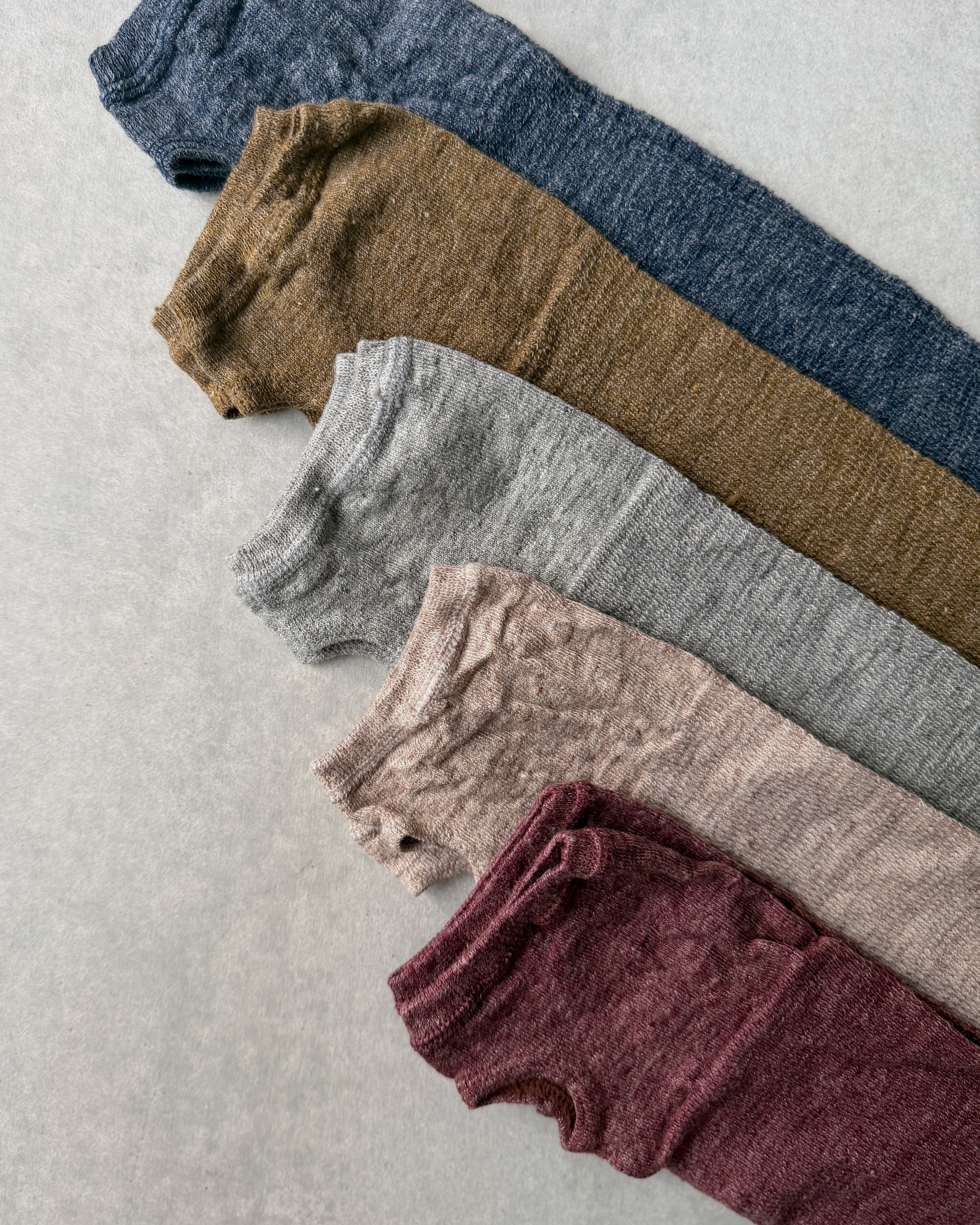nishiguchi kutsushita : teni linen arm covers - long