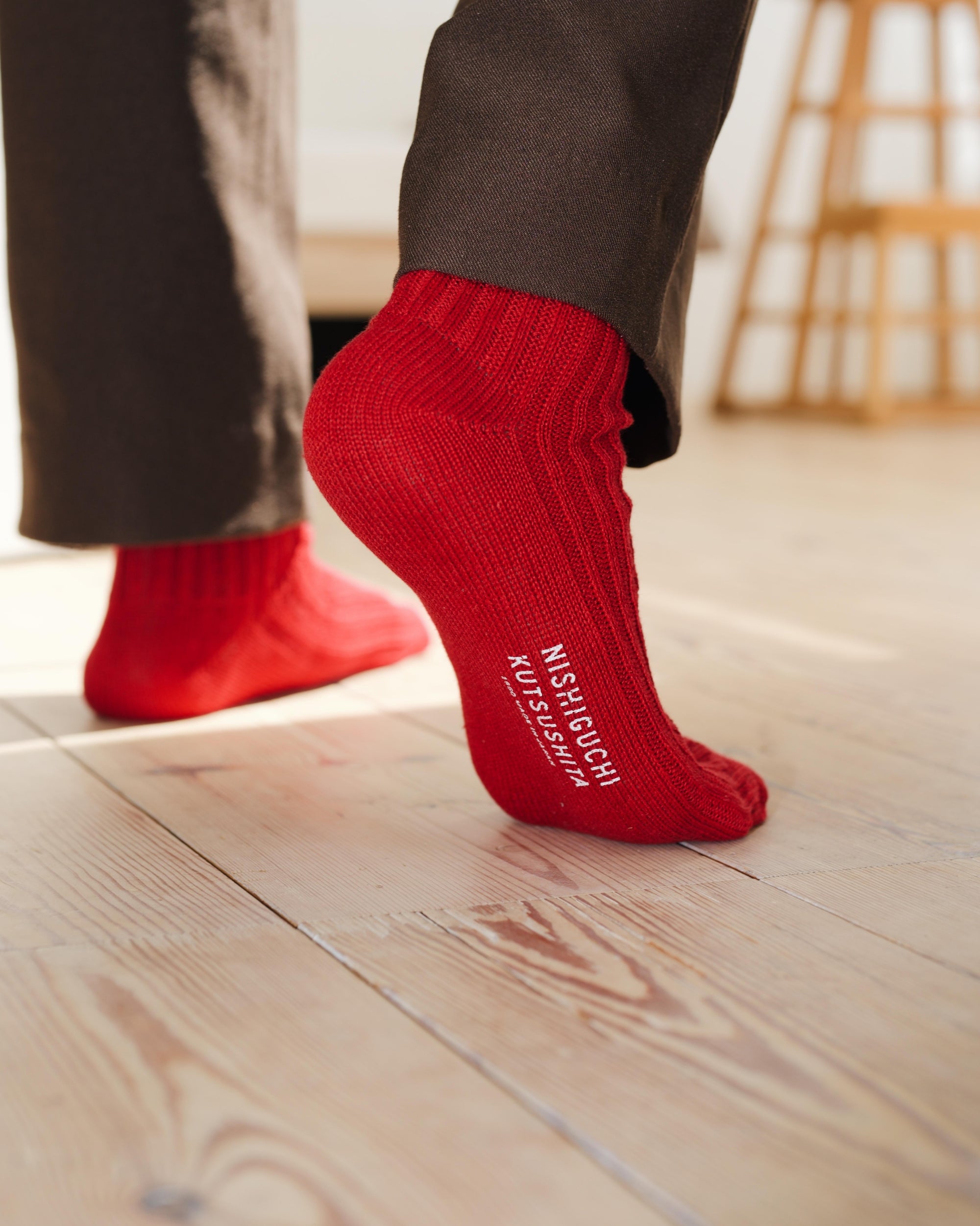 nishiguchi kutsushita : praha linen ribbed socks | the maker