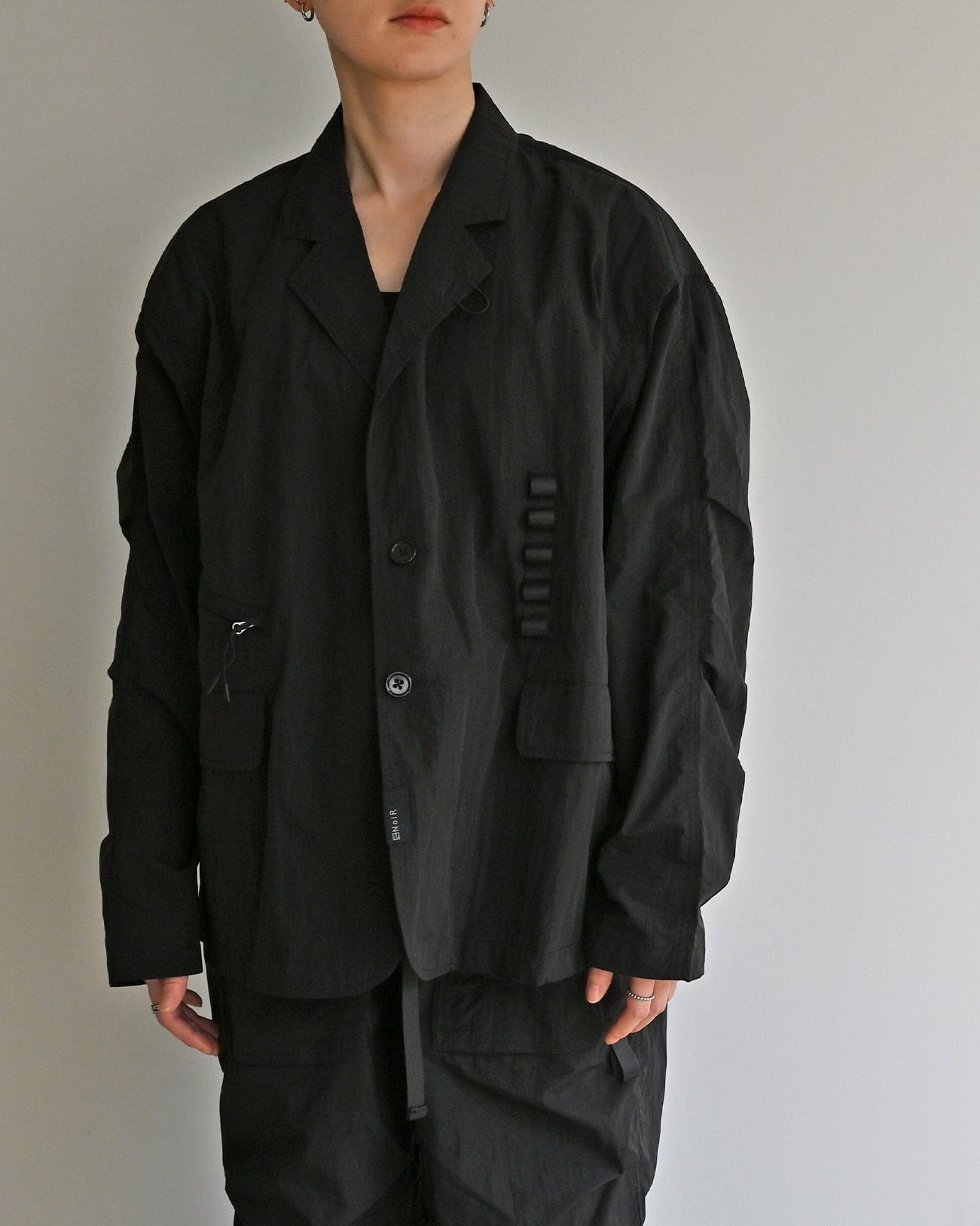 NoiR : blazer