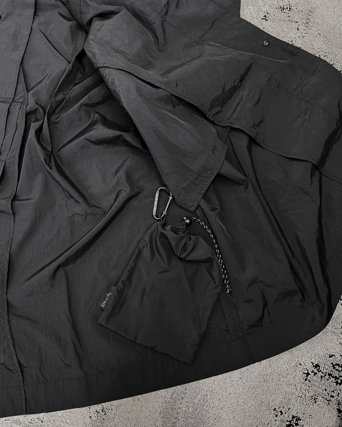 NoiR : trench coat