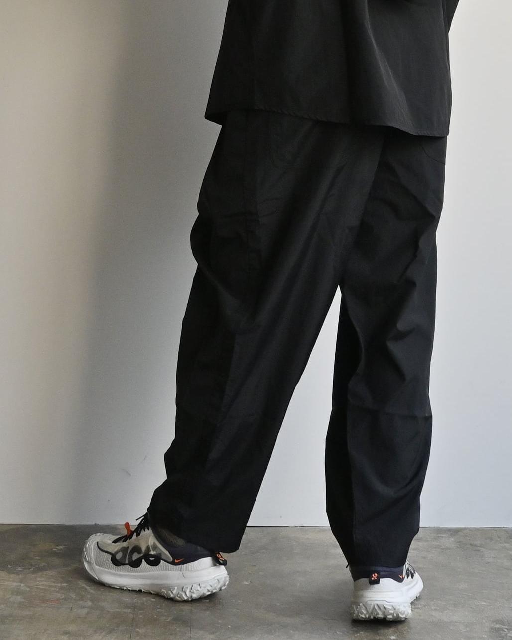 NoiR : pants
