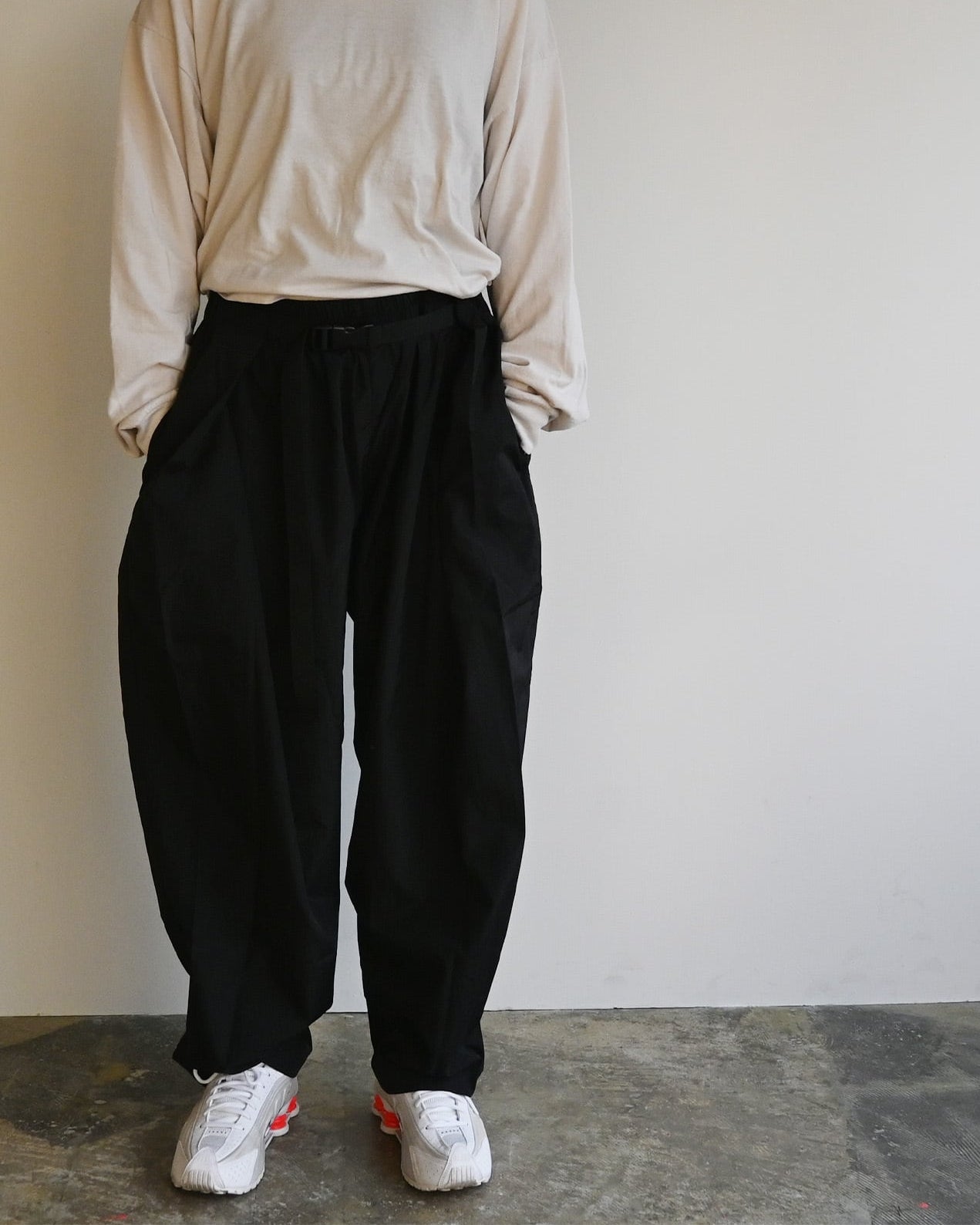 NoiR : pants