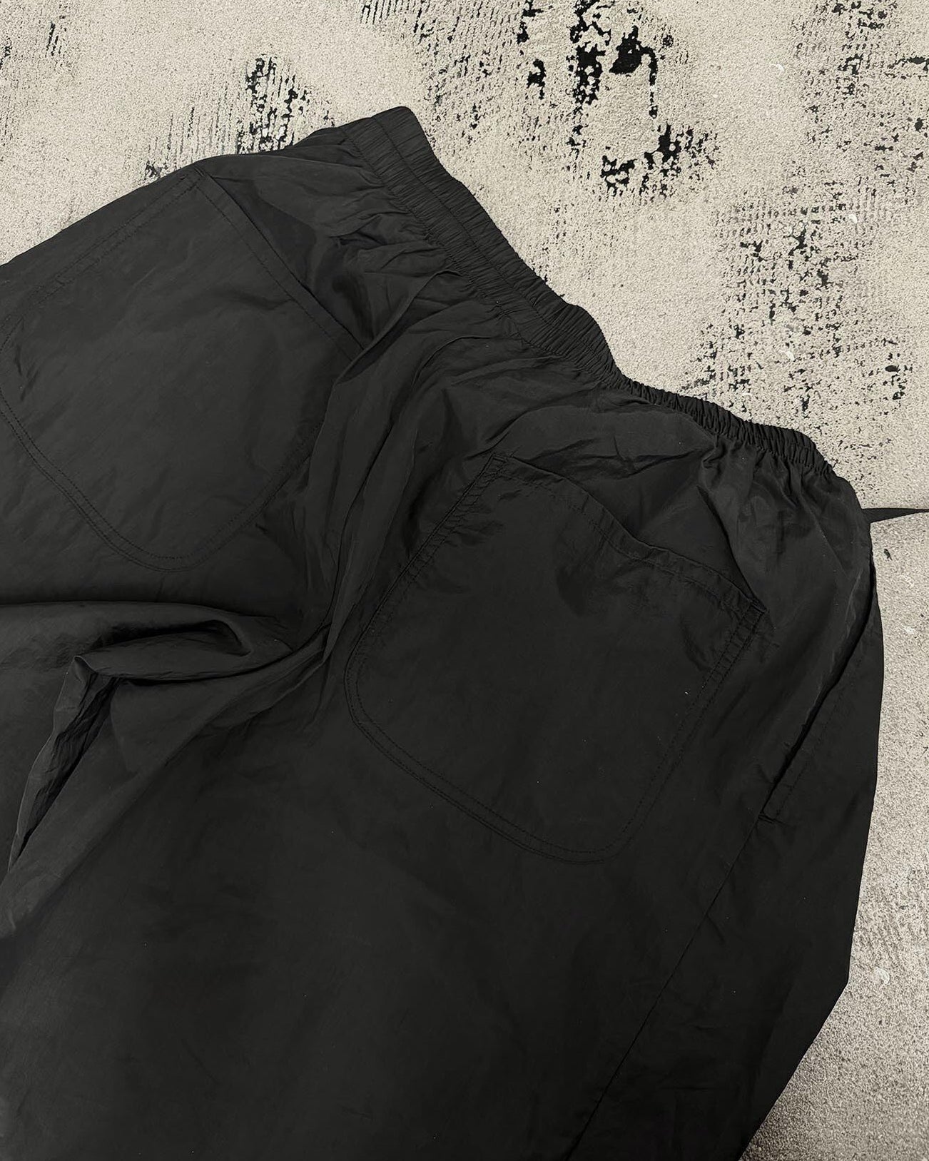 NoiR : pants