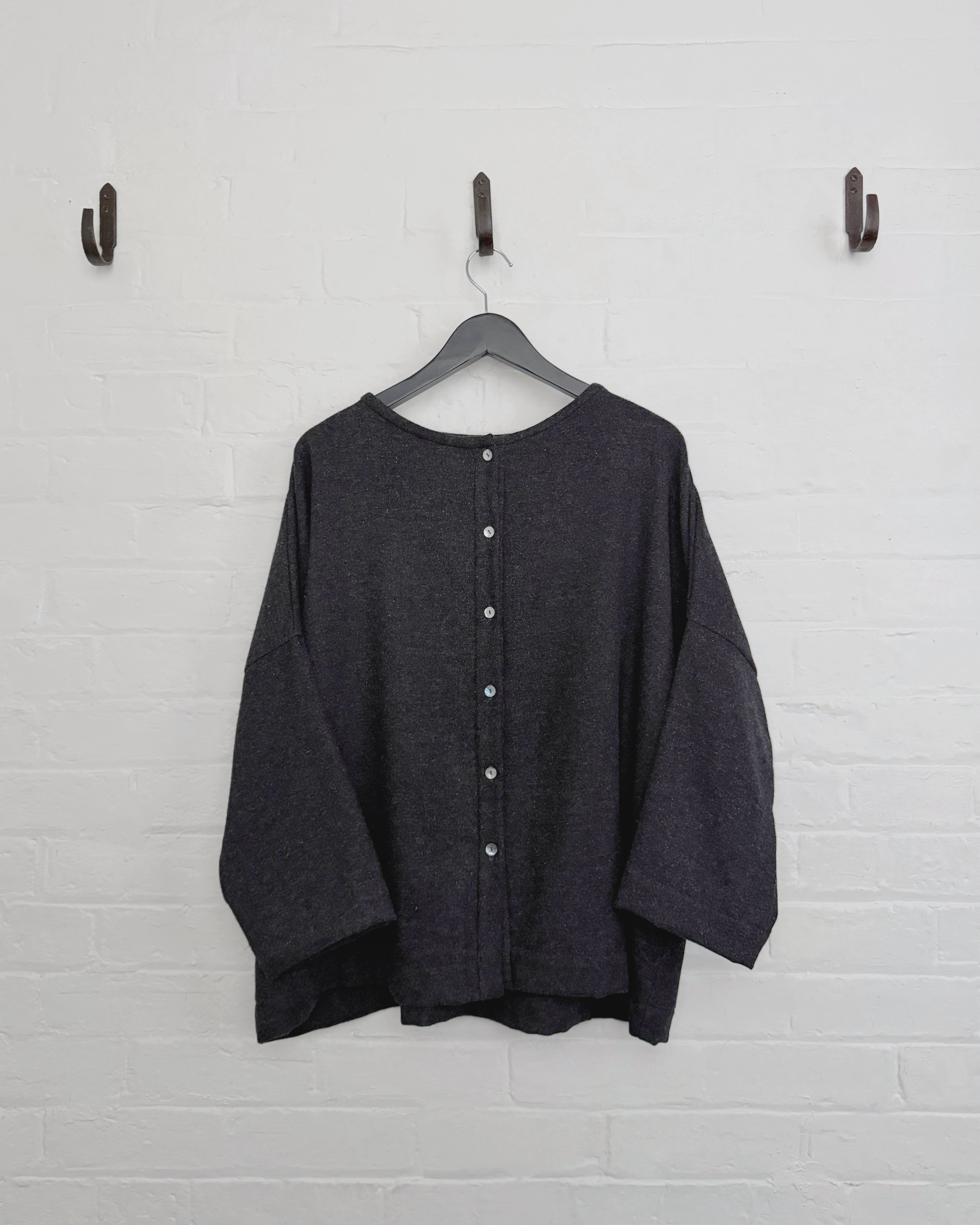 LJ struthers : collarless wool shirt