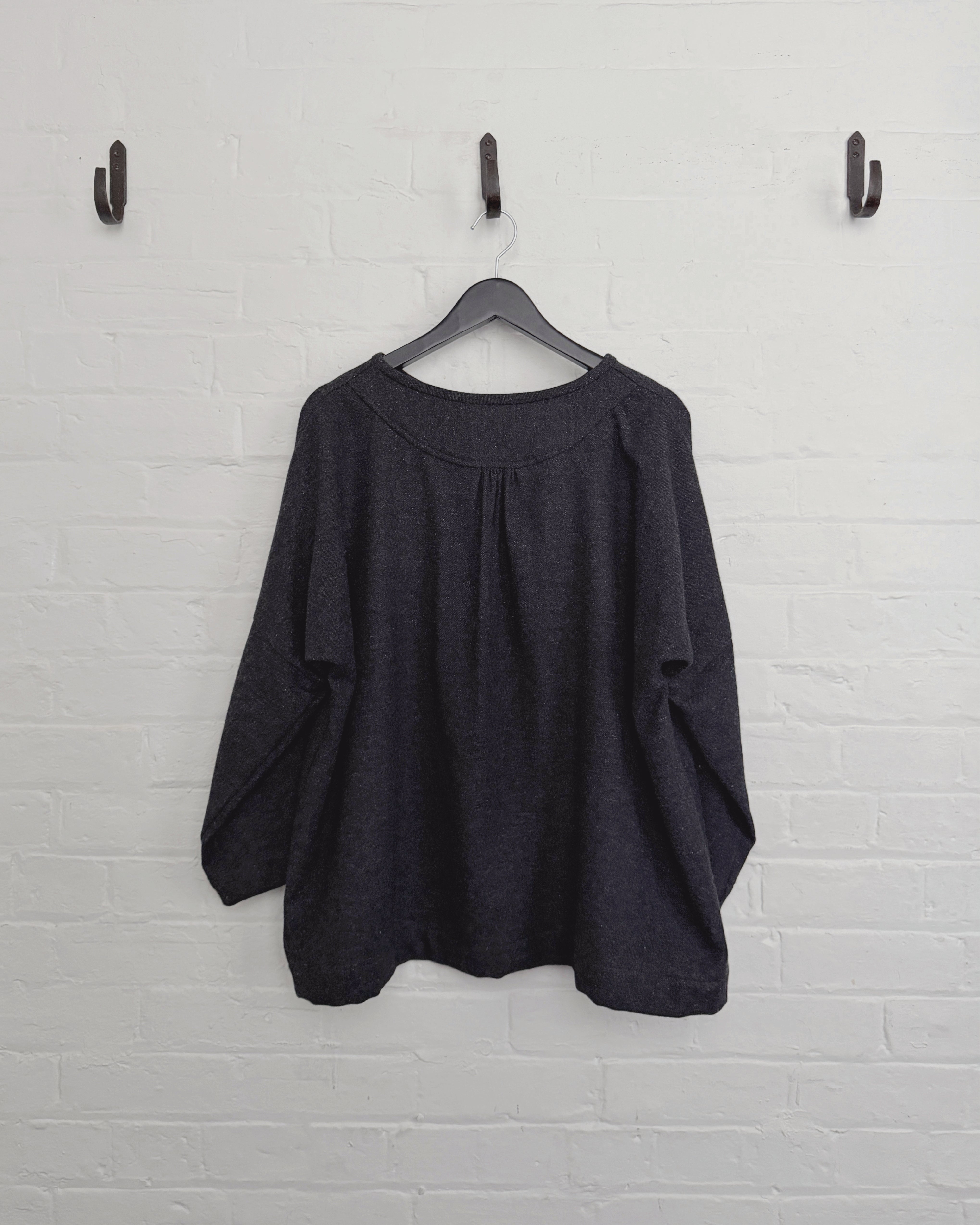 LJ struthers : collarless wool shirt