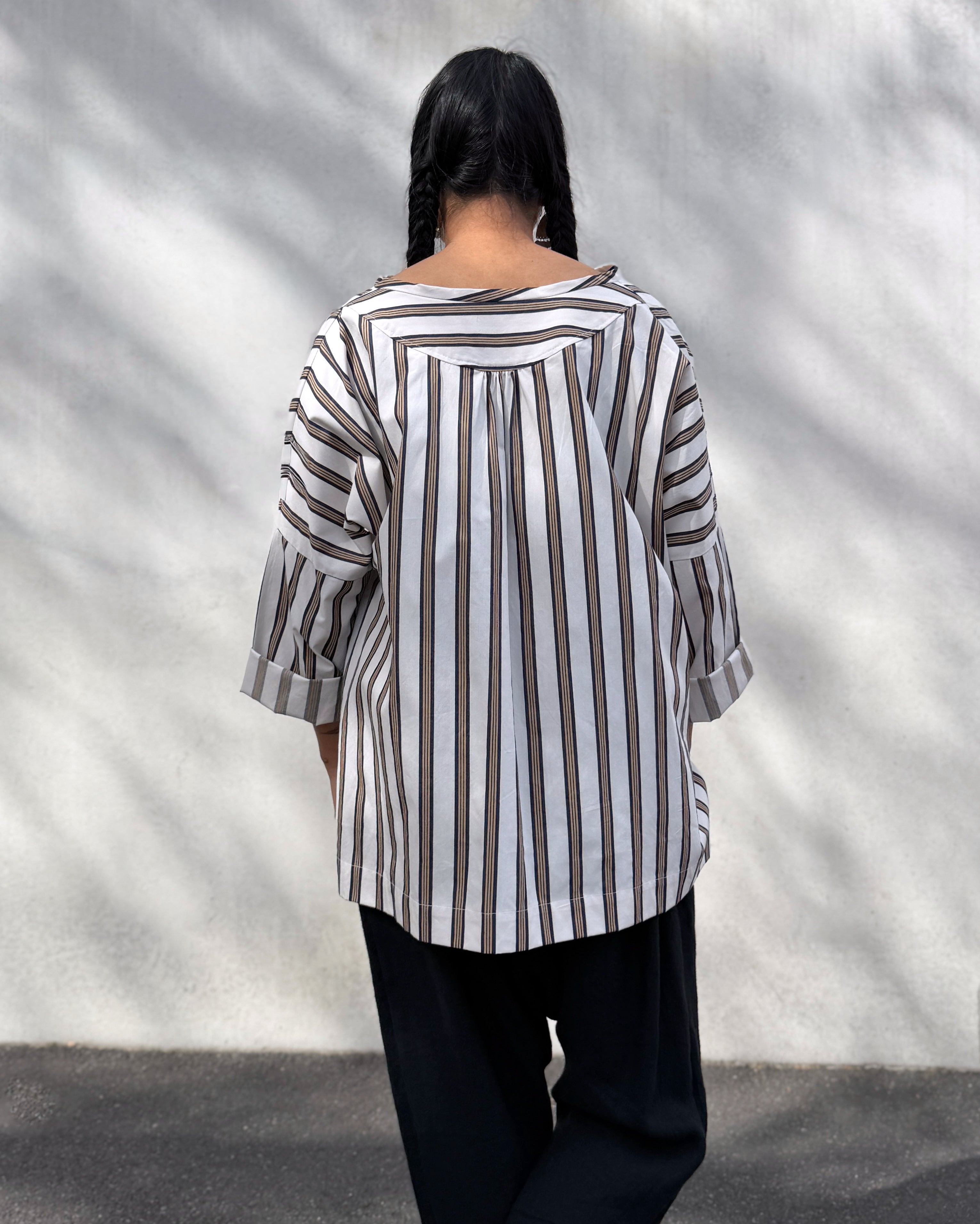 LJ struthers : striped cotton collarless shirt