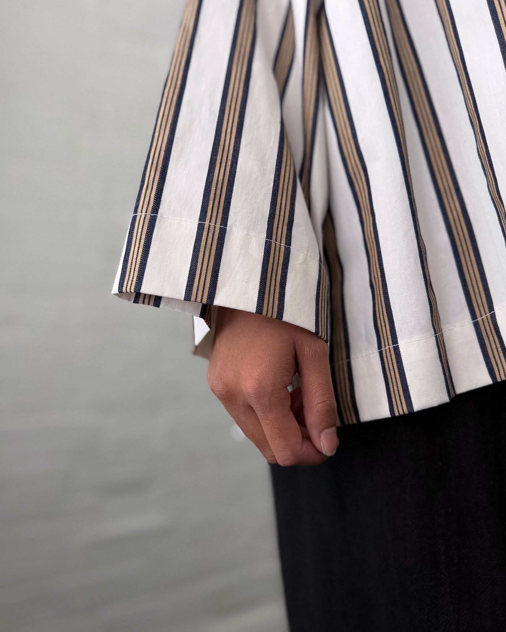 LJ struthers : striped cotton collarless shirt