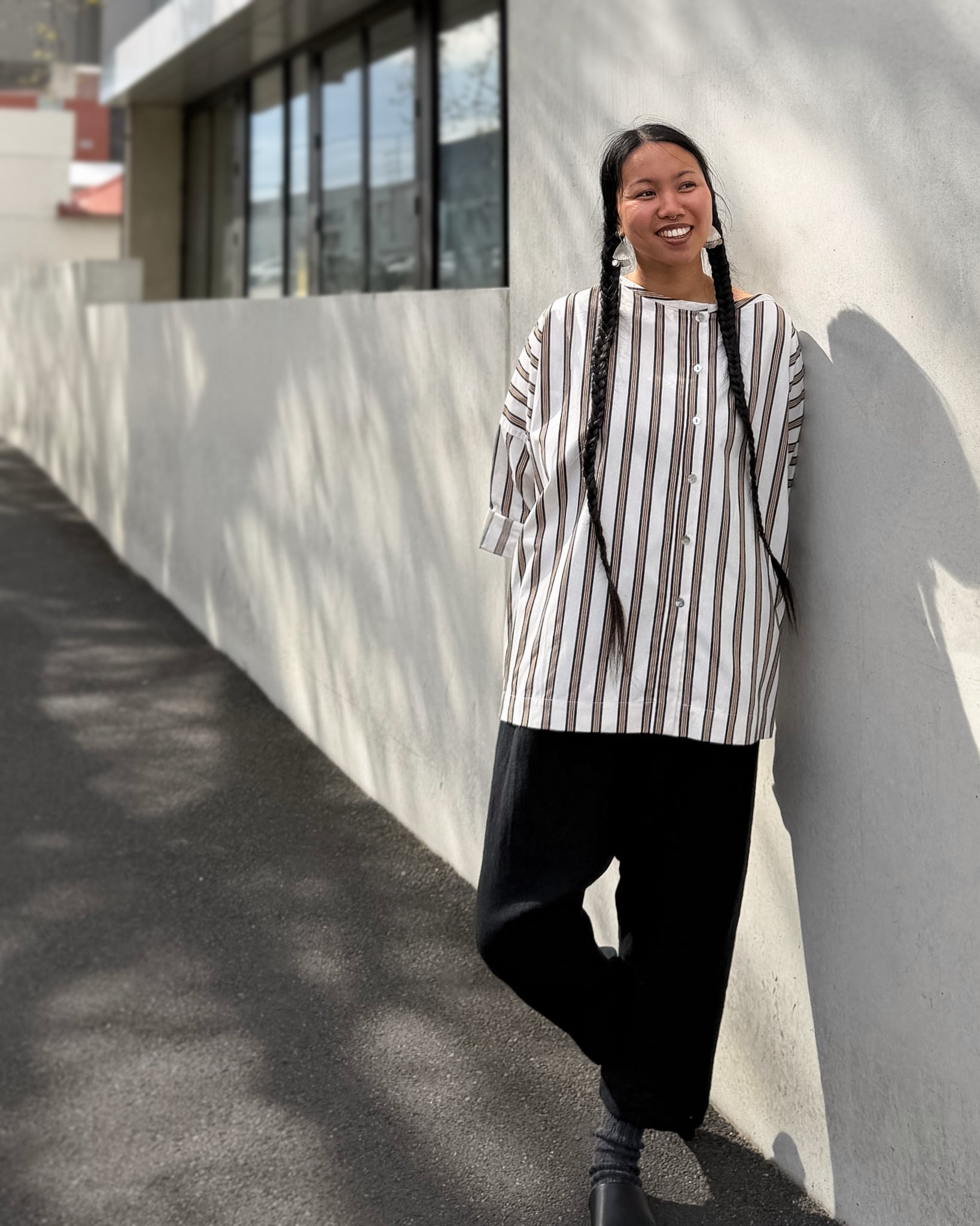 LJ struthers : striped cotton collarless shirt