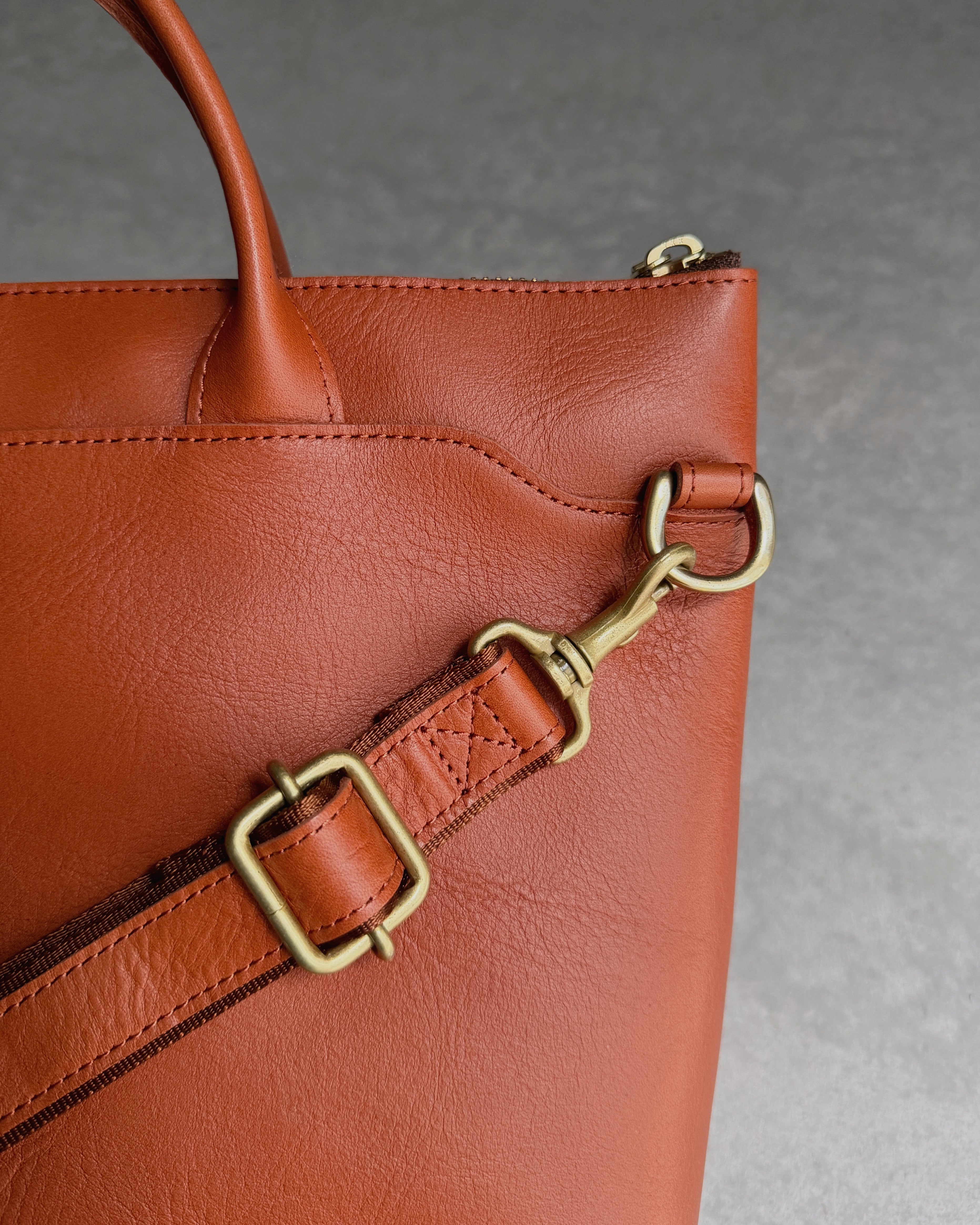 Parley : shoulder tote bag in whiskey