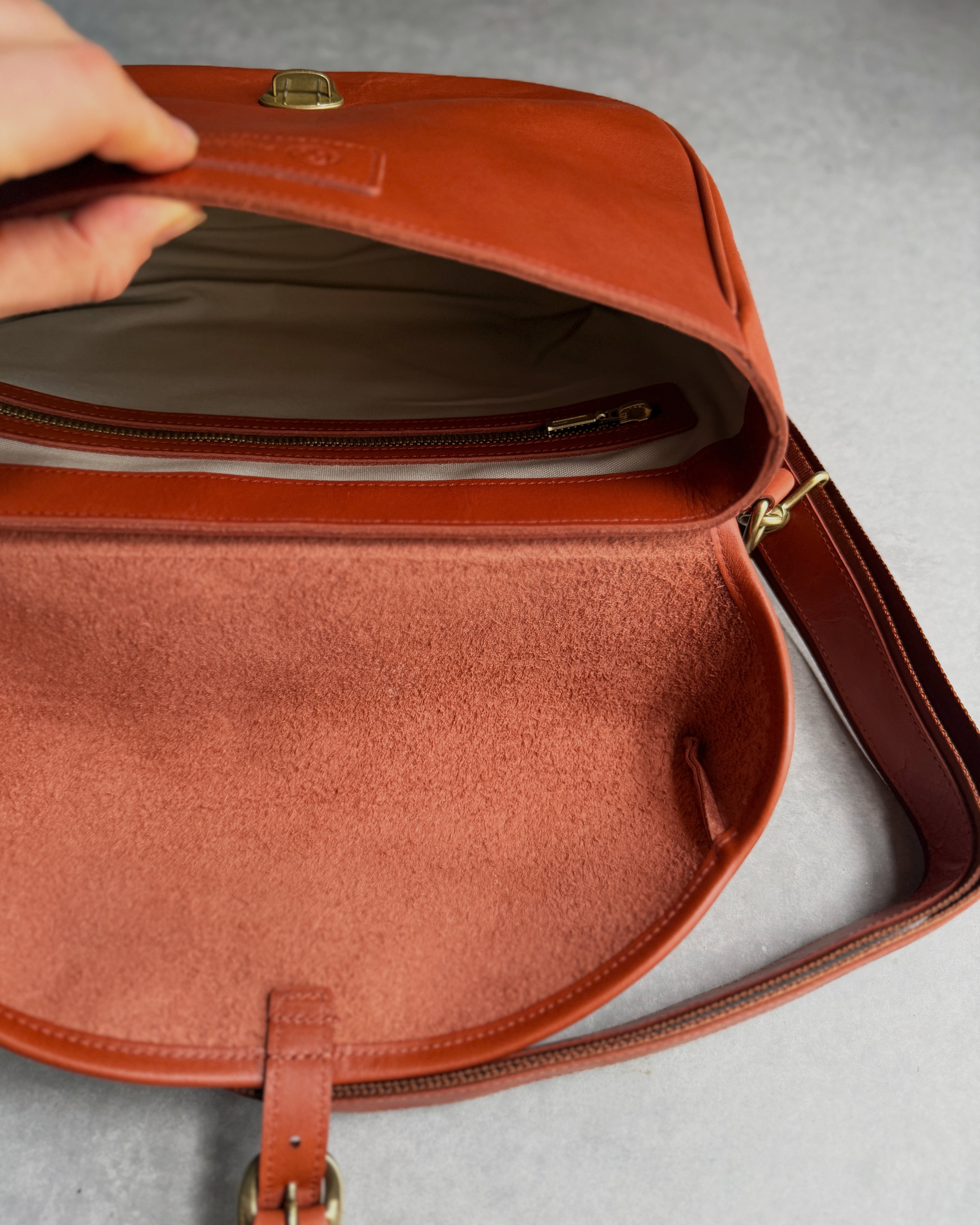Parley : hunting bag in whiskey