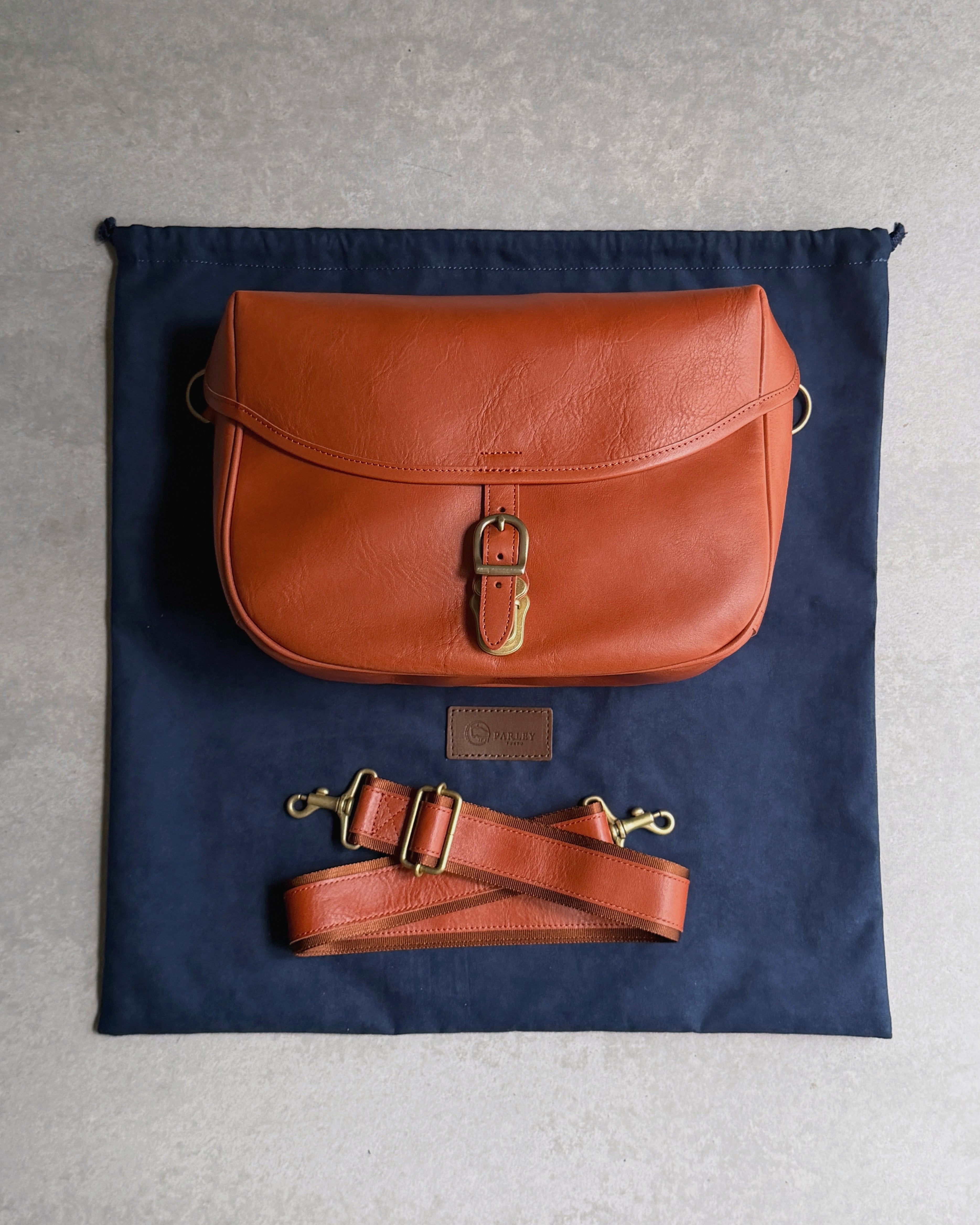 Parley : hunting bag in whiskey