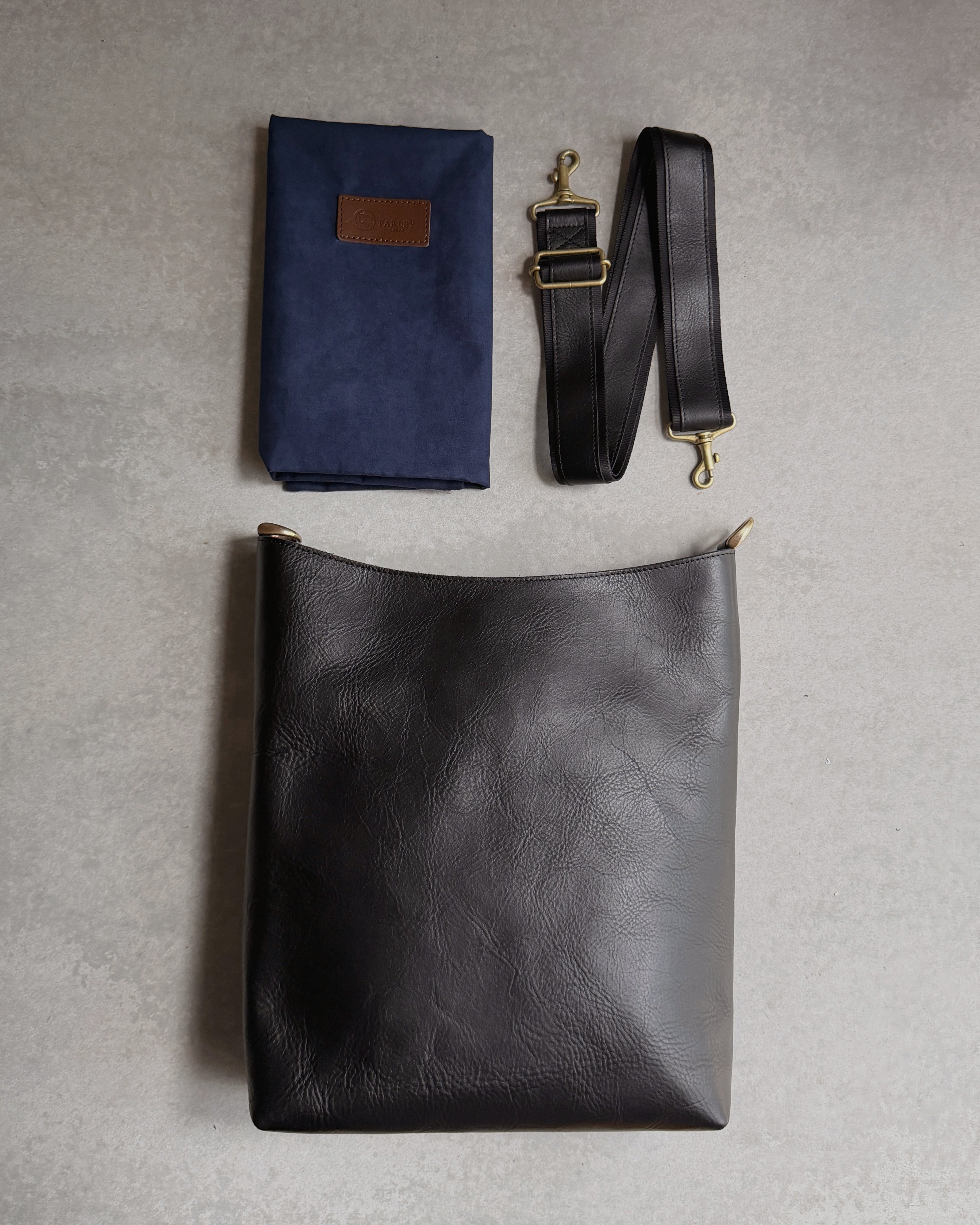Parley : shoulder bag in carbon