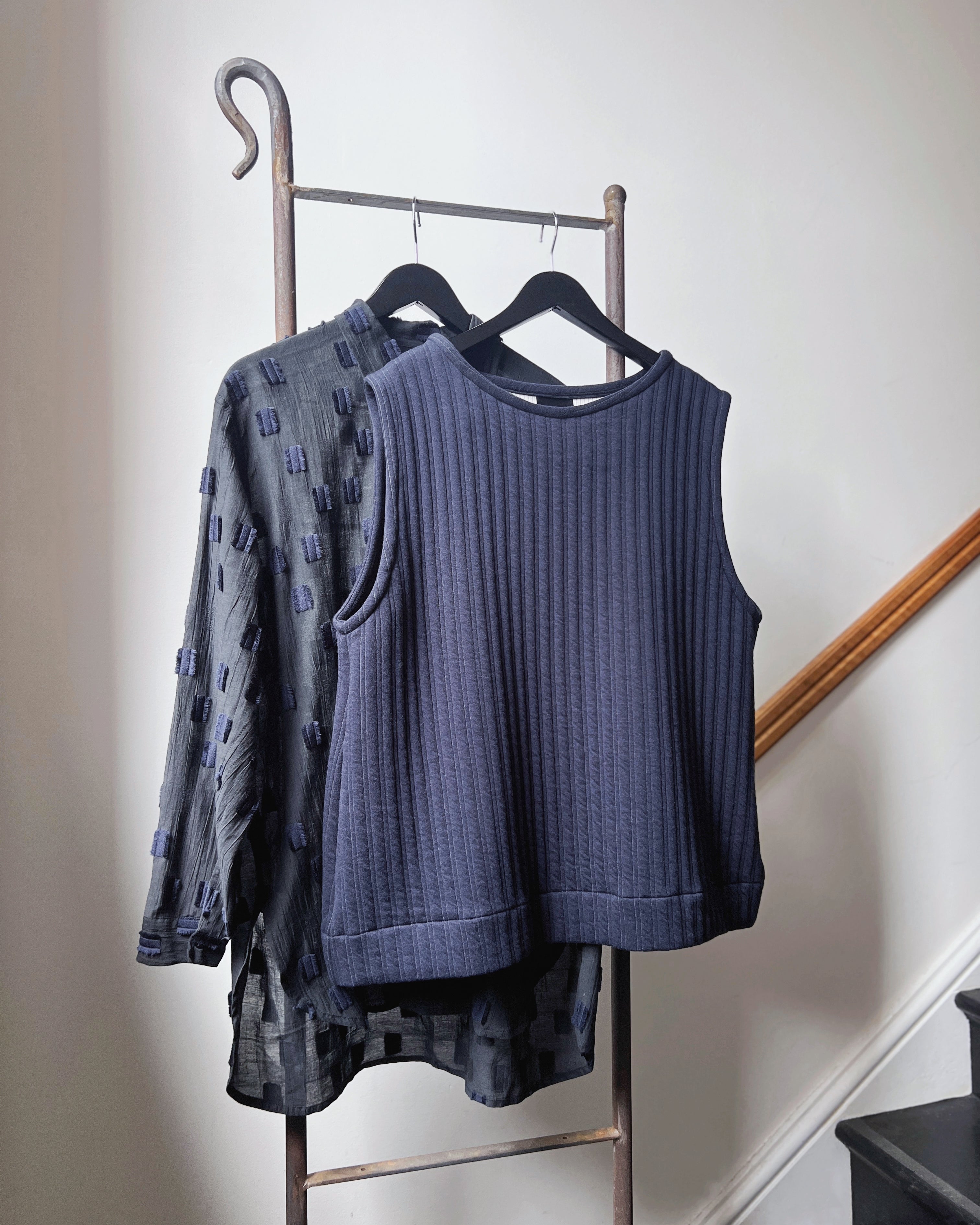 LJ struthers :  quilted knit sleeveless tunic