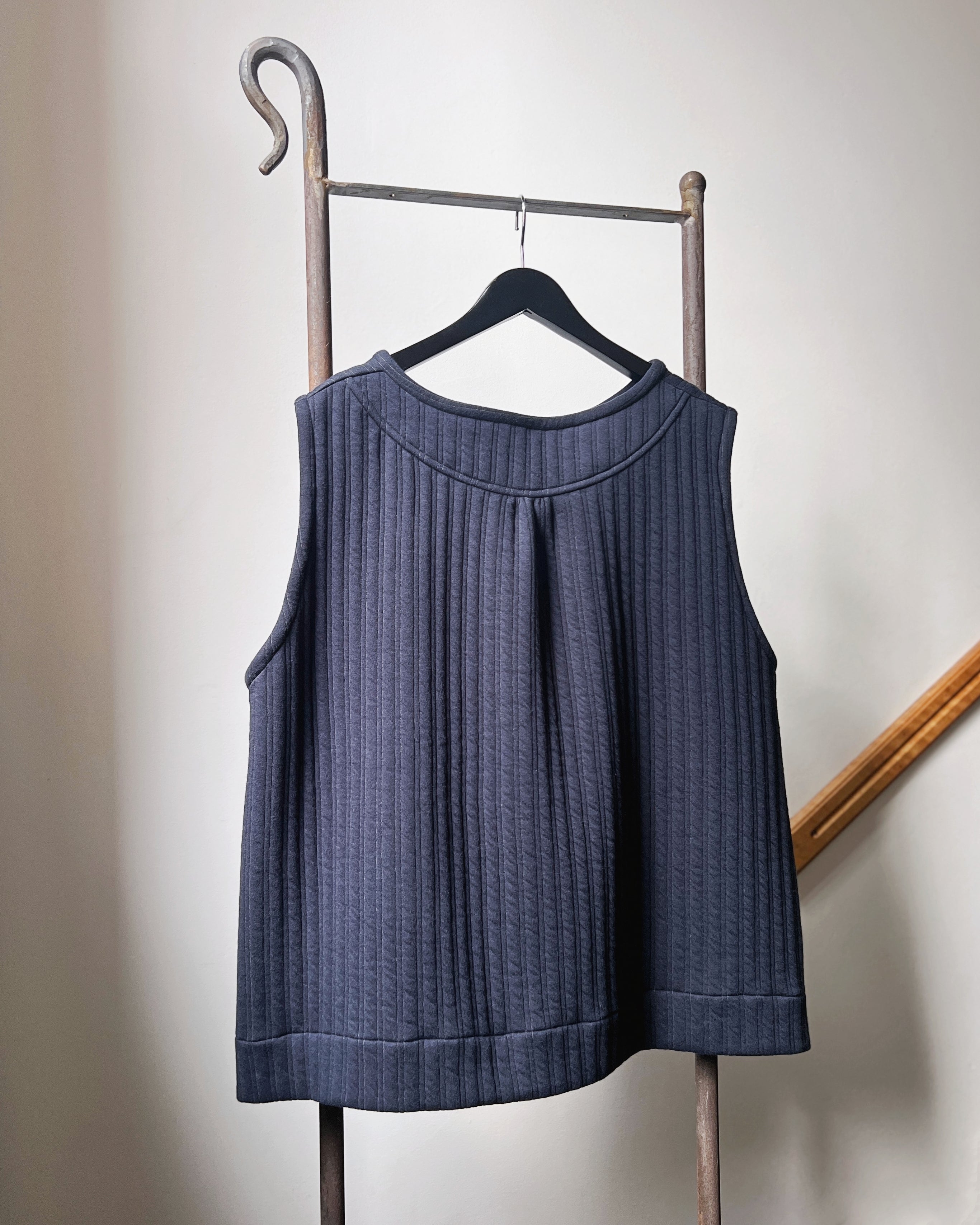 LJ struthers :  quilted knit sleeveless tunic
