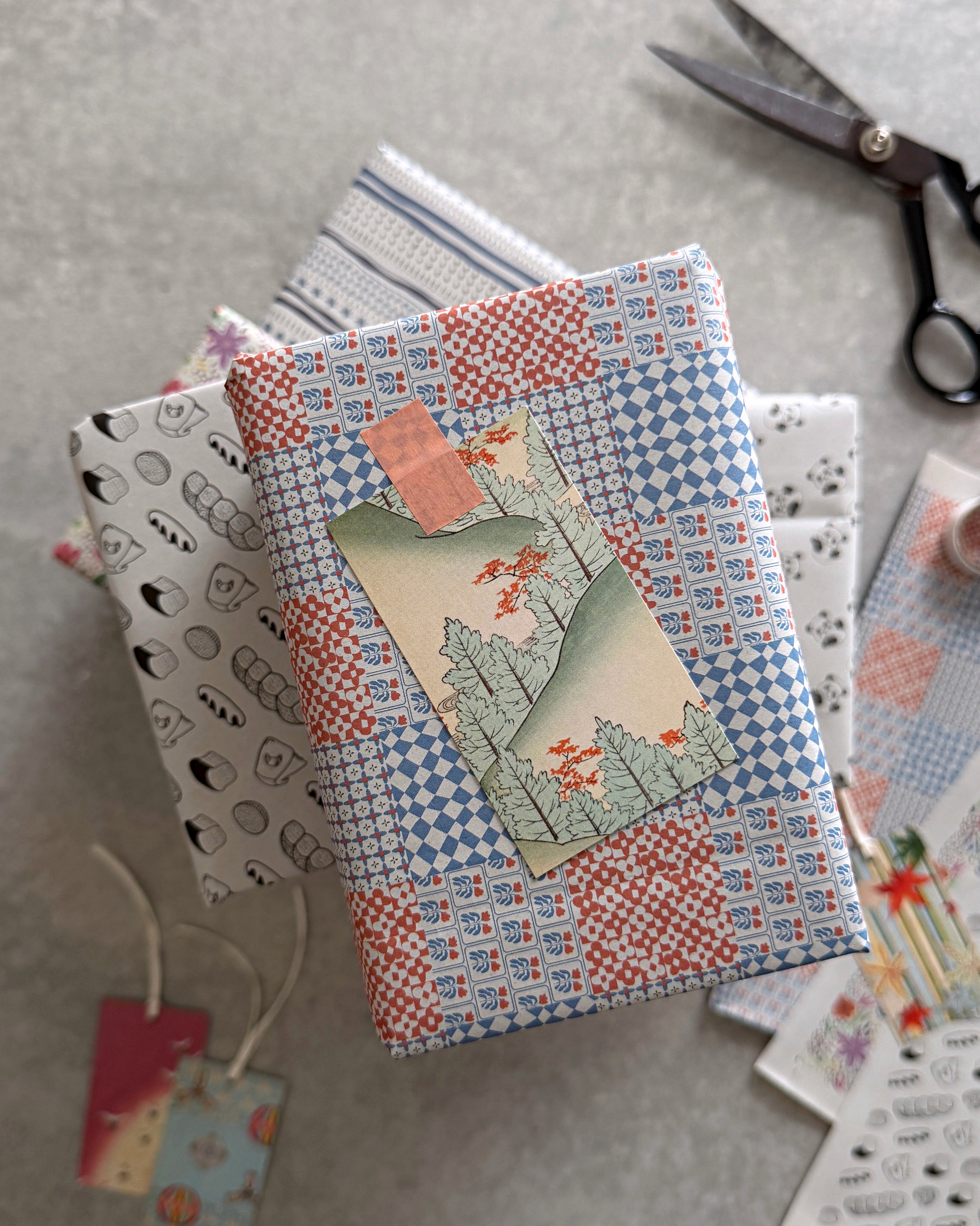 TONICHI : wrapping paper
