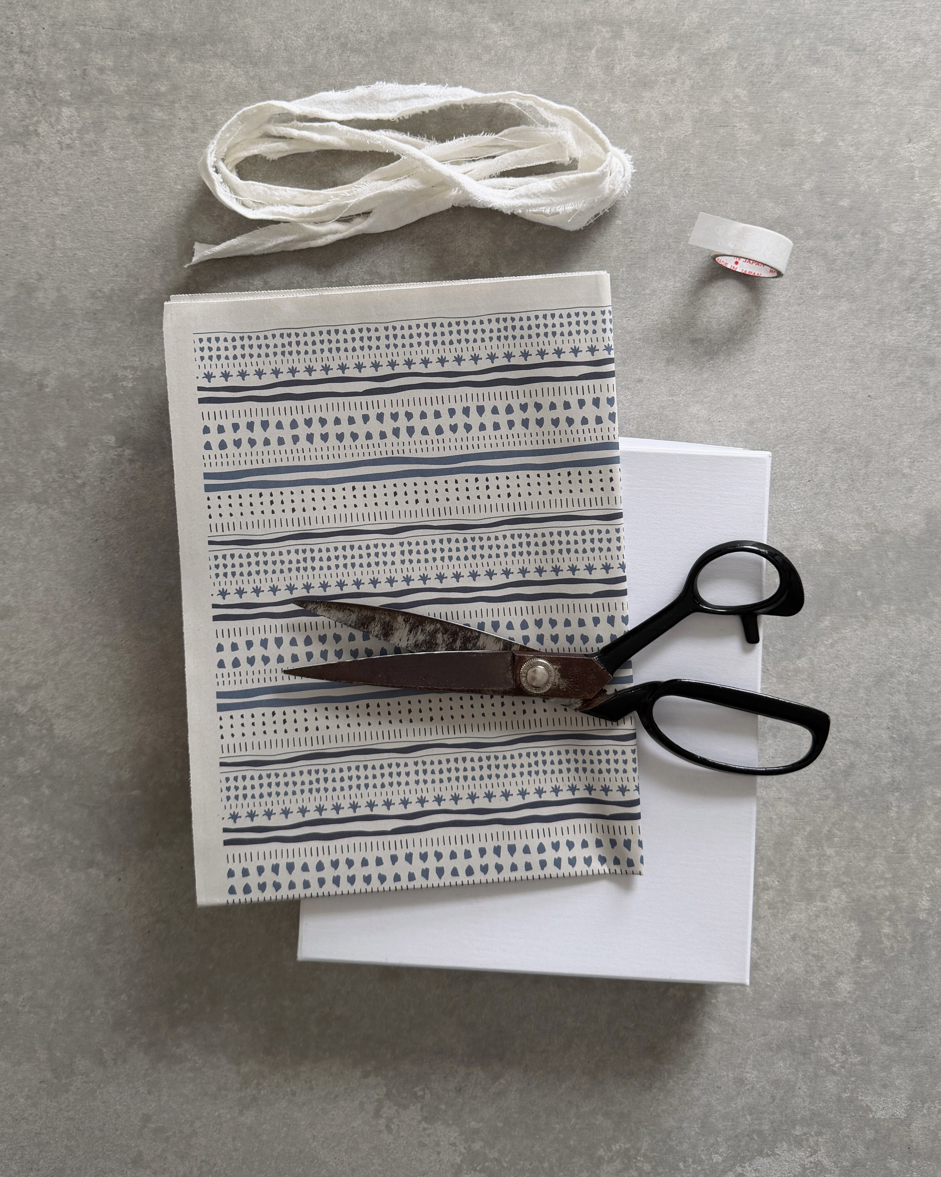 TONICHI : wrapping paper