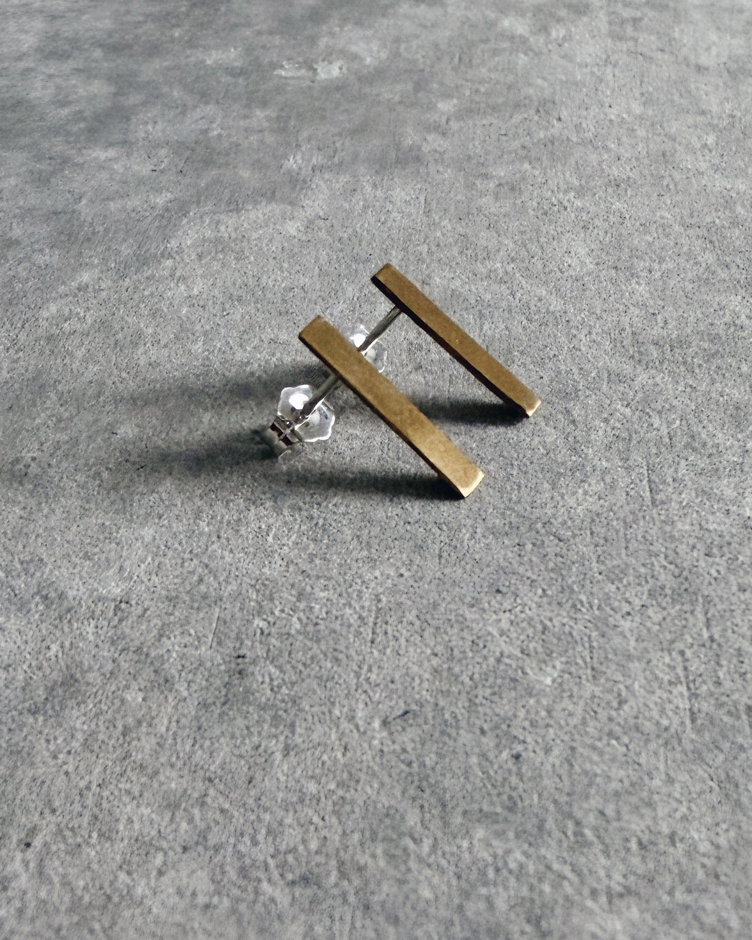 virginia wynne : brass flat bar stud earrings