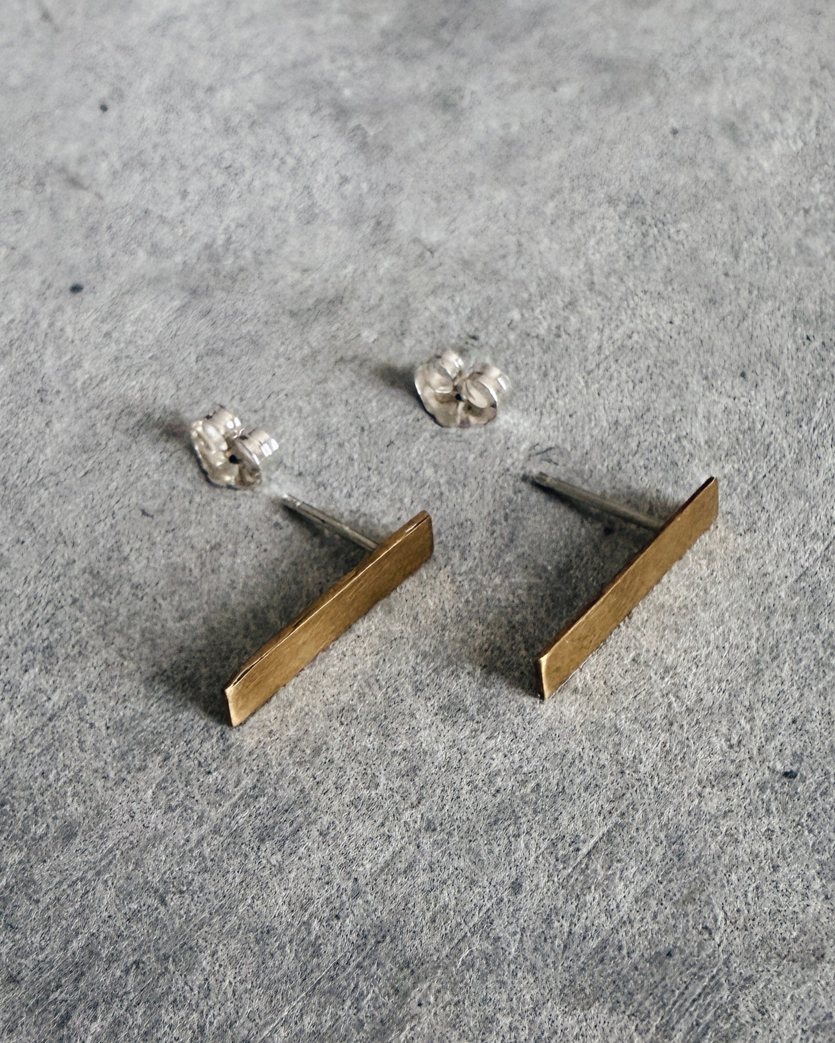 virginia wynne : brass flat bar stud earrings