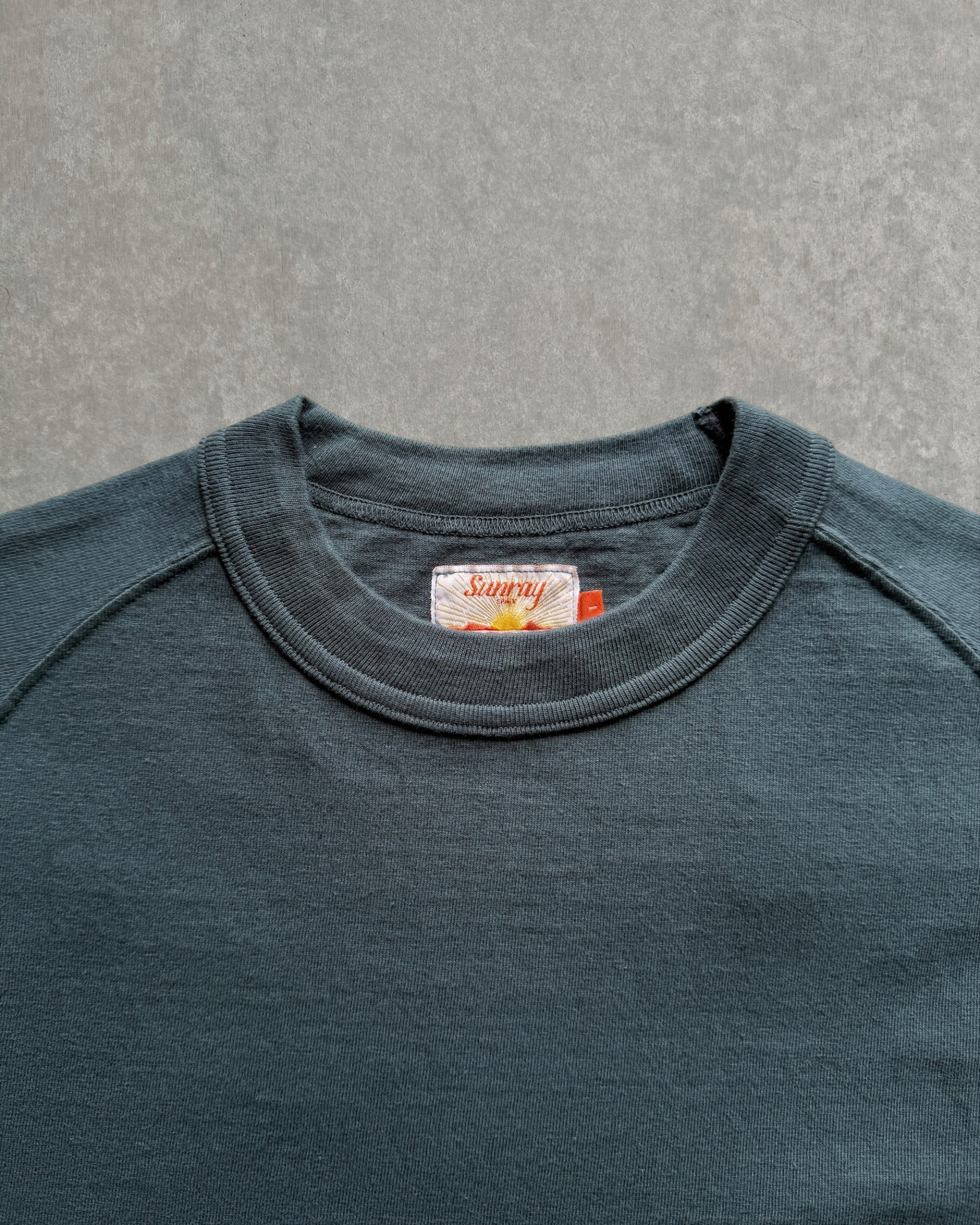 Sunray Spirit : mahuna short sleeve t-shirt in dark slate