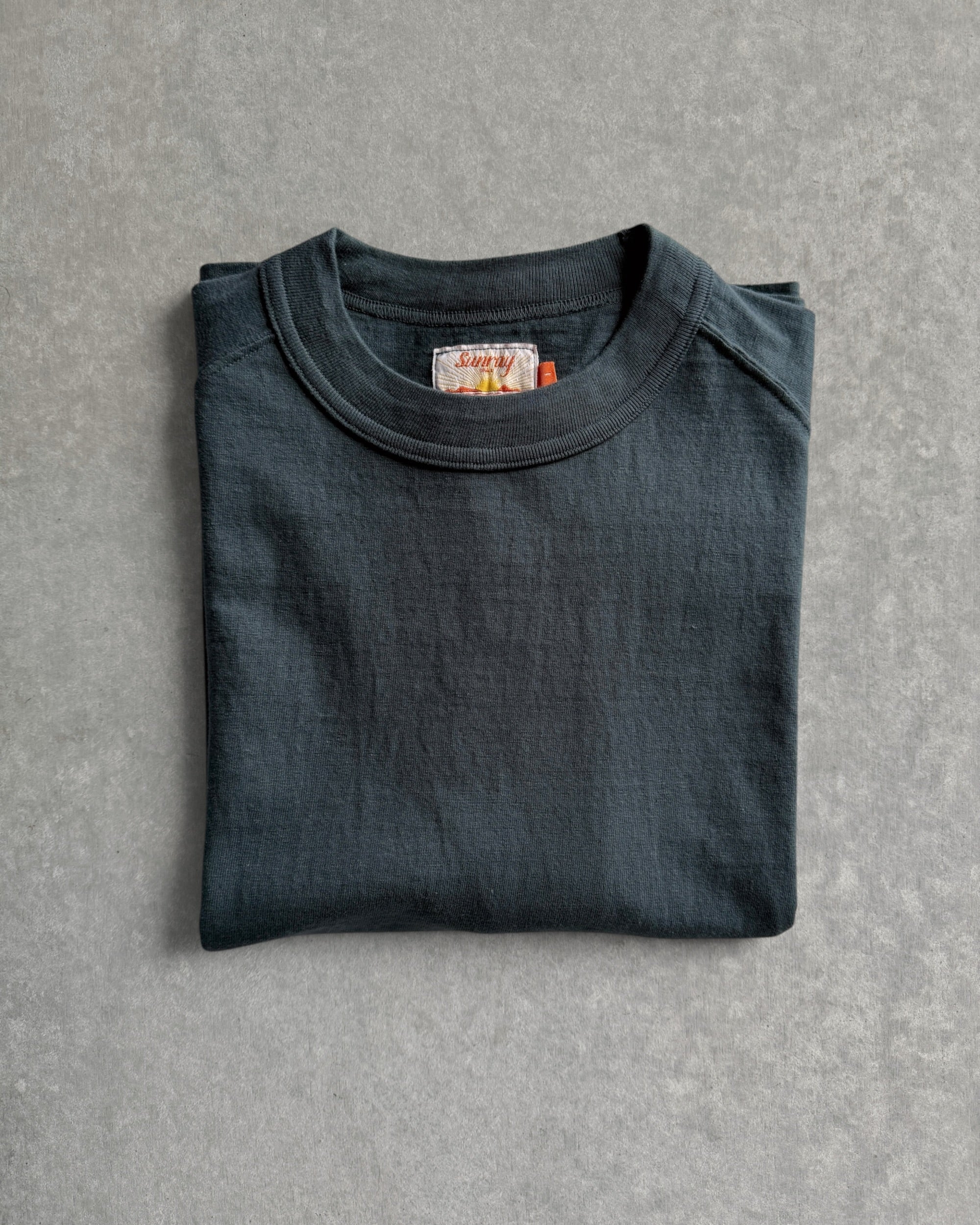 Sunray Spirit : mahuna short sleeve t-shirt in dark slate