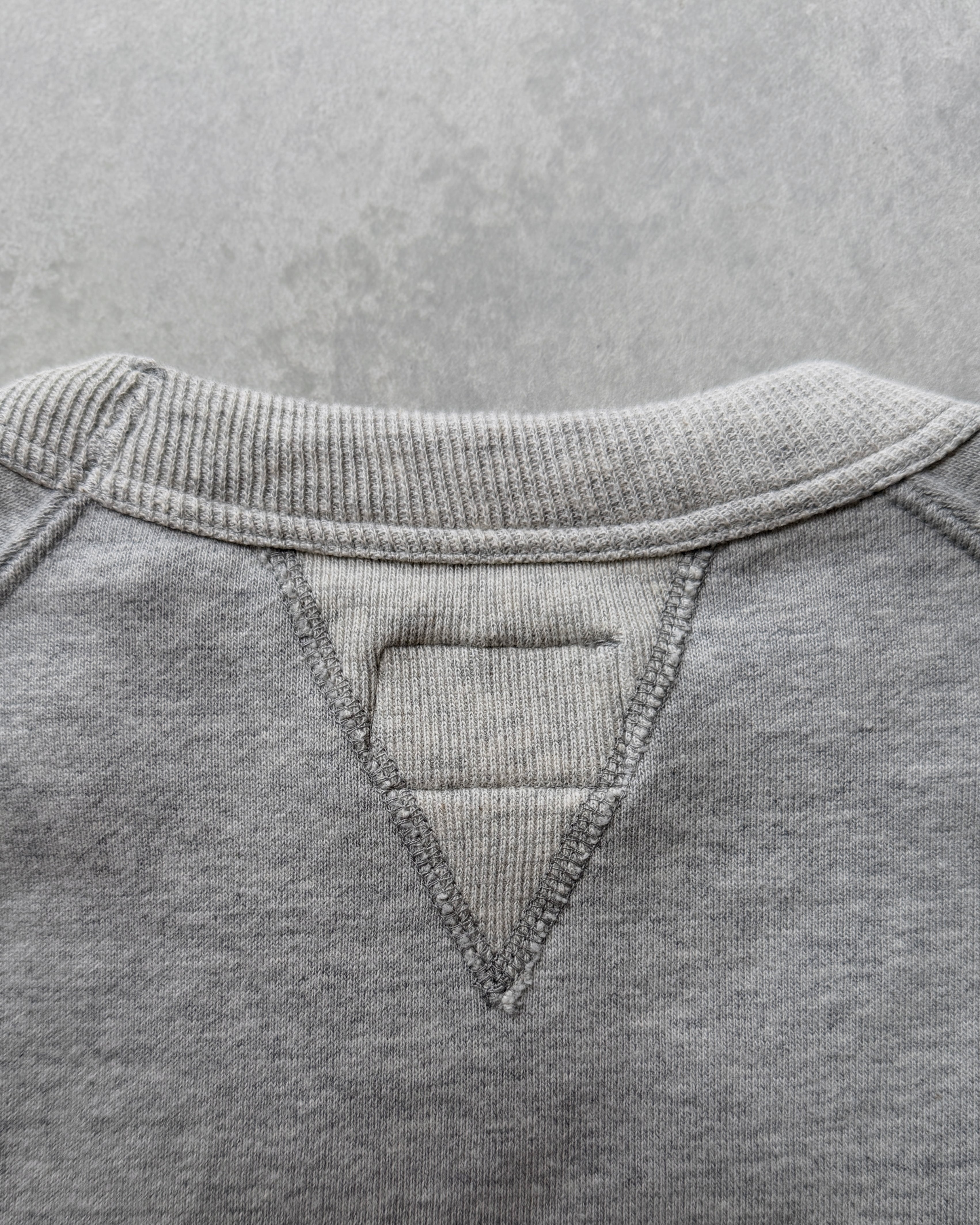 Sunray Spirit : poli'ahu crew neck sweatshirt in hambledon grey