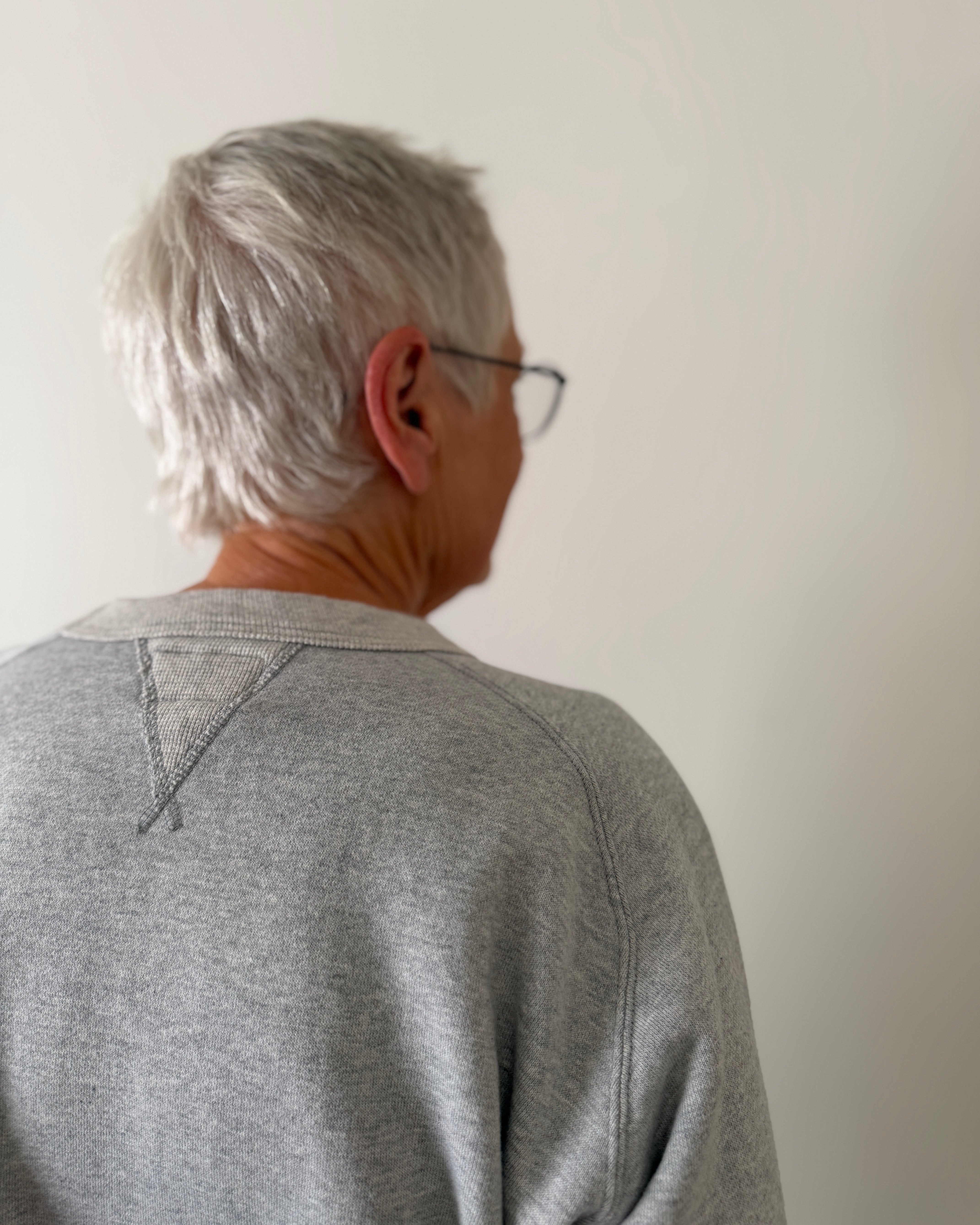 Sunray Spirit : poli'ahu crew neck sweatshirt in hambledon grey