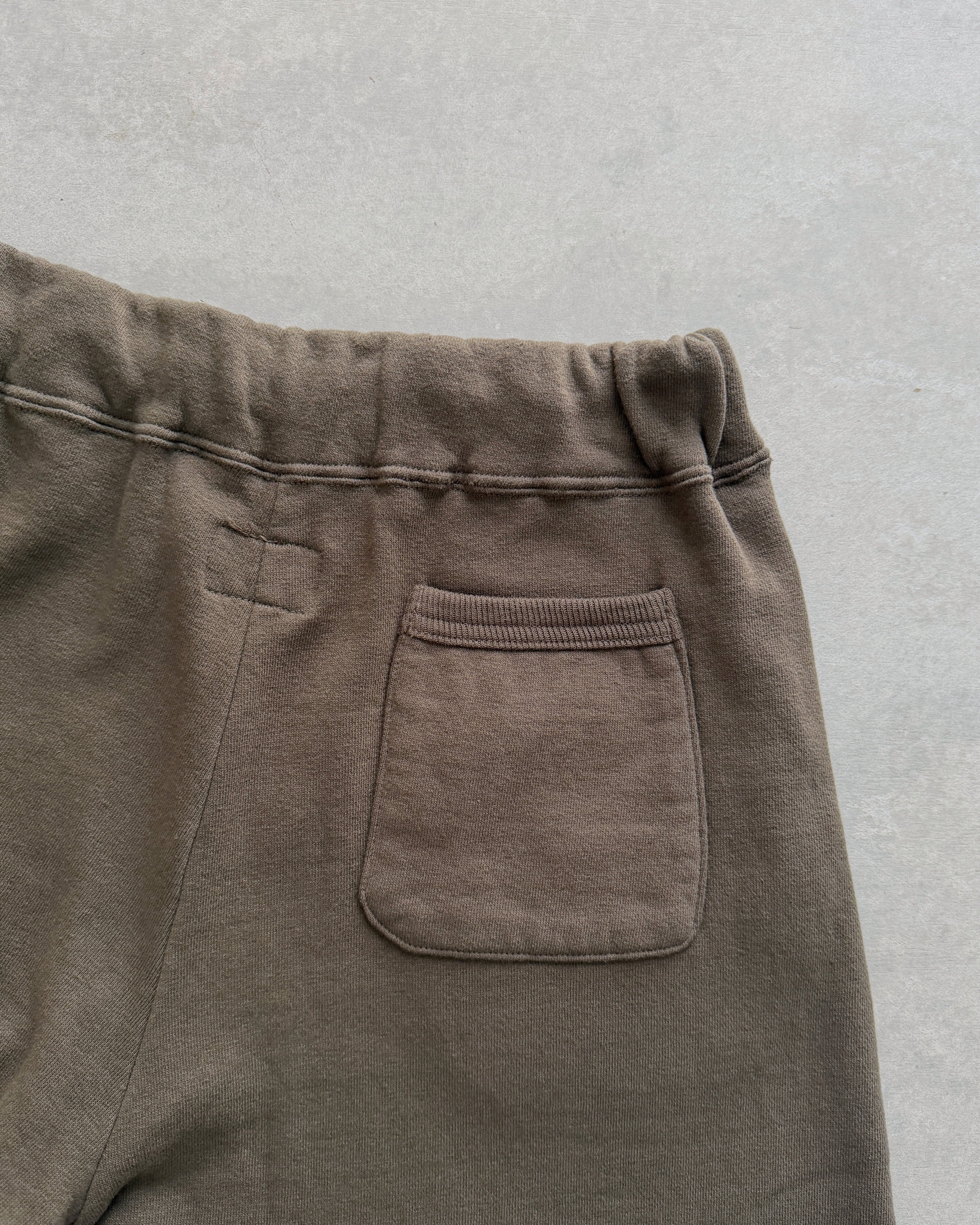 Sunray Spirit : pele sweatpants in black olive