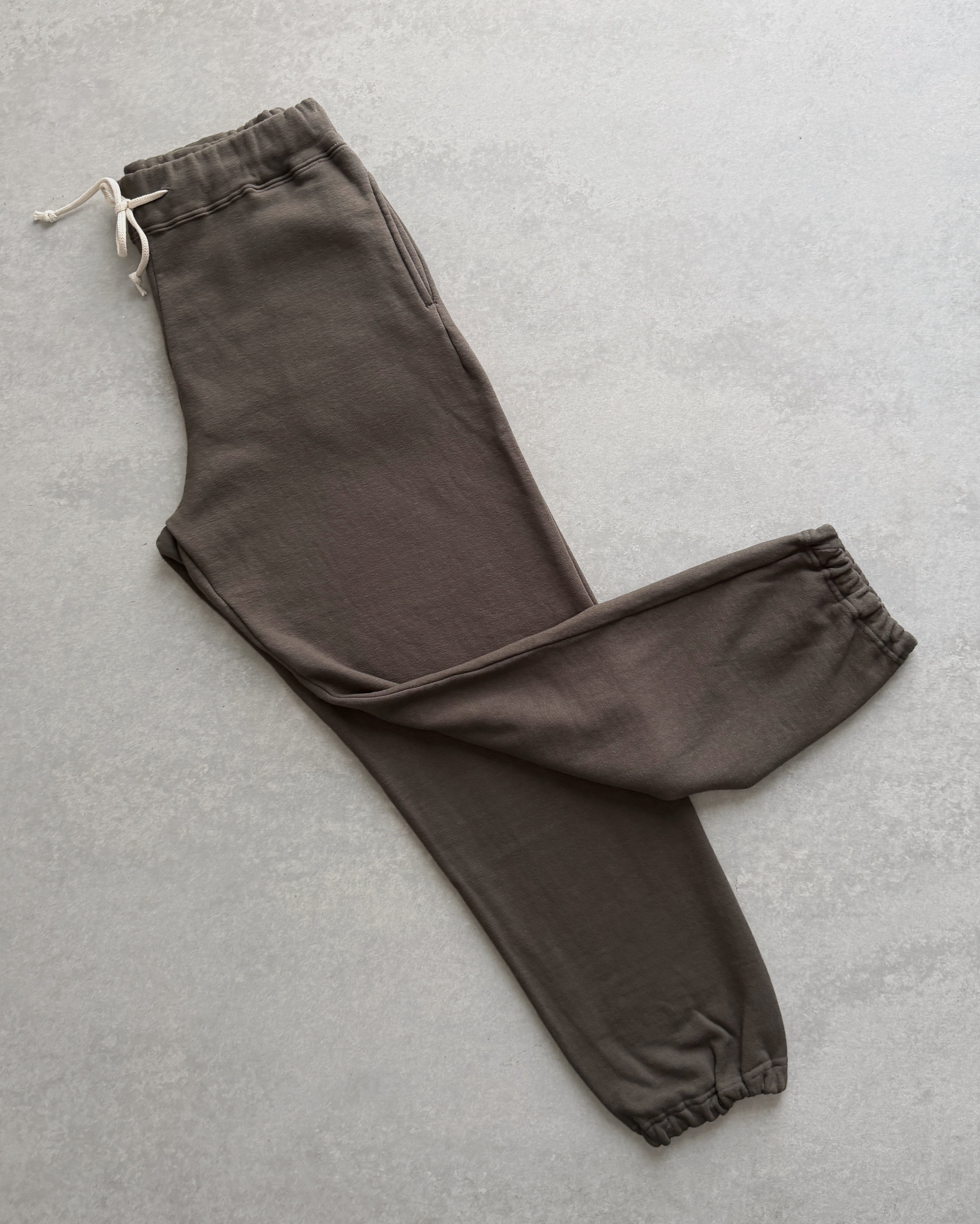 Sunray Spirit : pele sweatpants in black olive