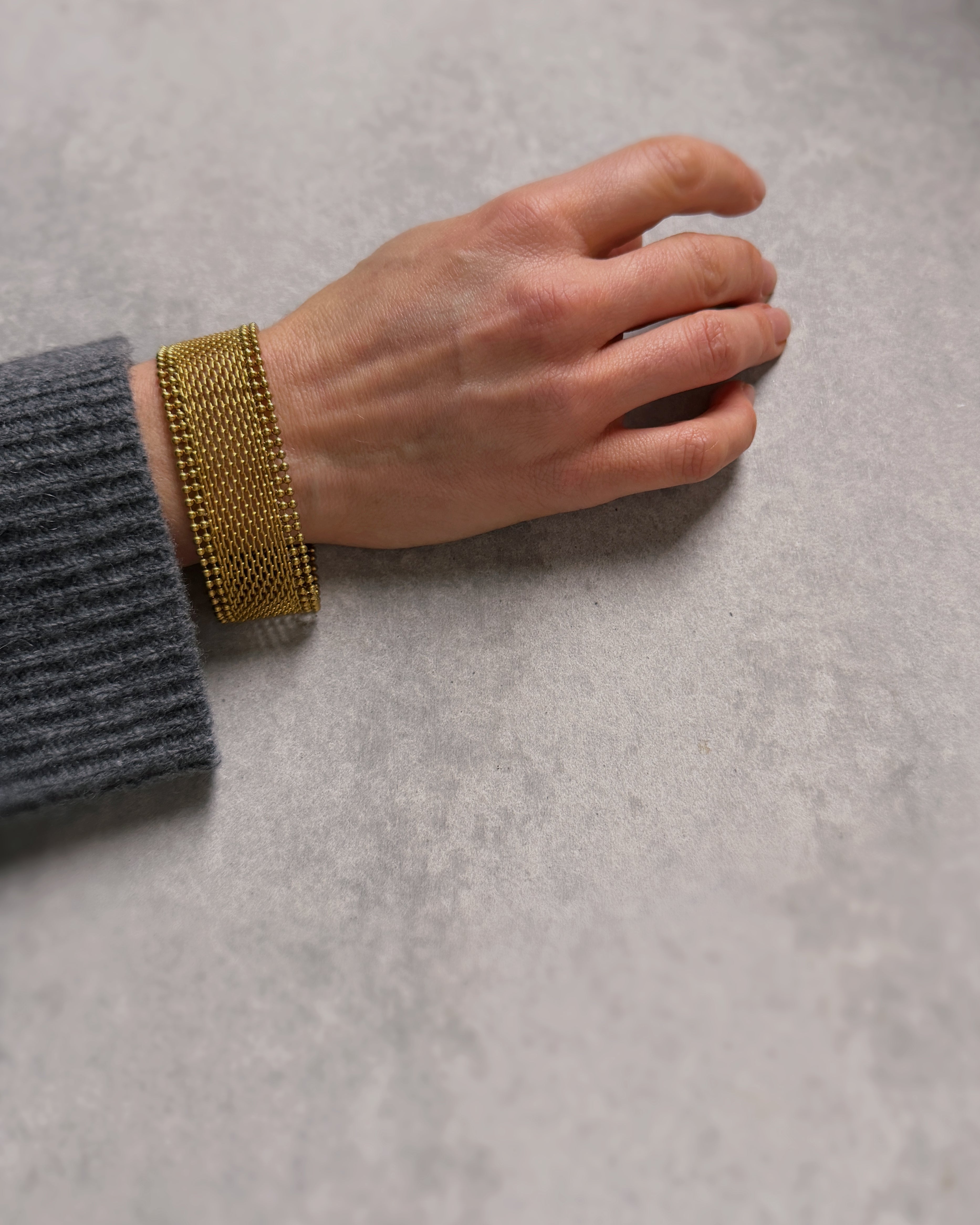 milk-toast : collar bracelet