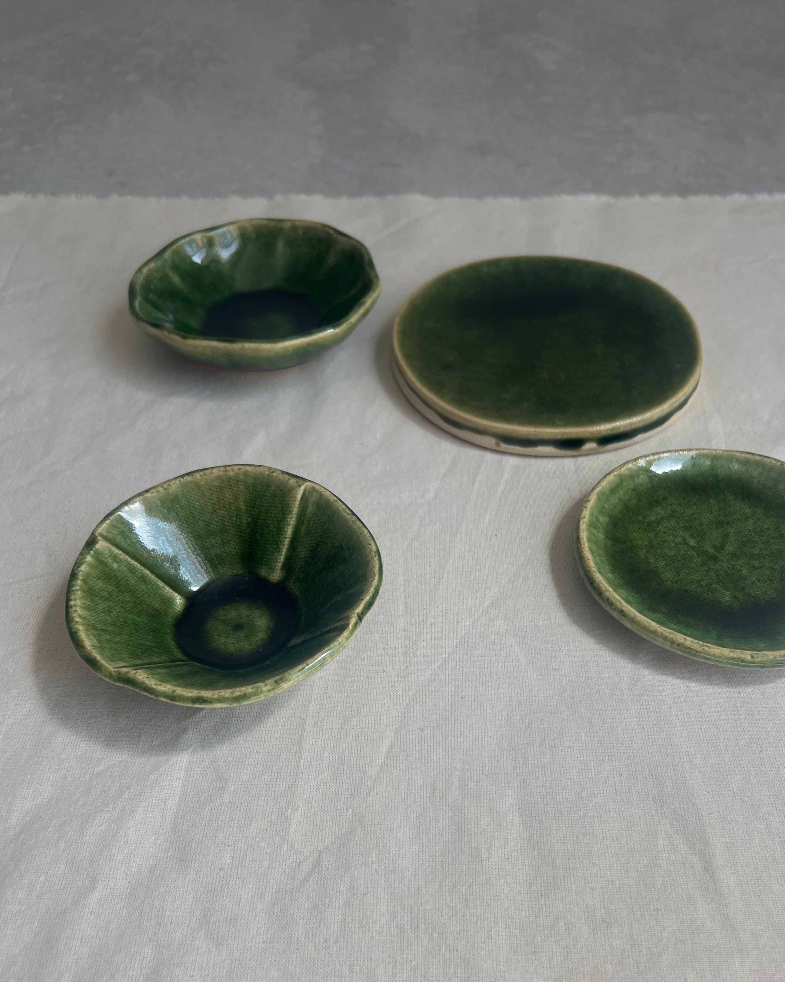 Oribe ware : small ceramic dish