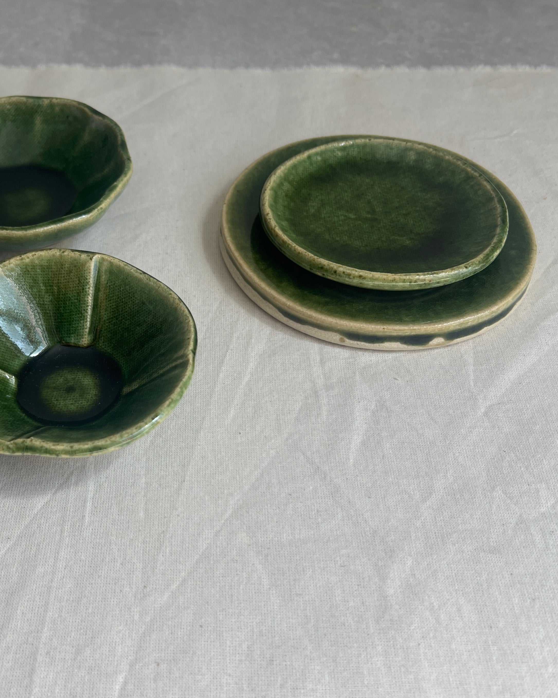 Oribe ware : small ceramic dish