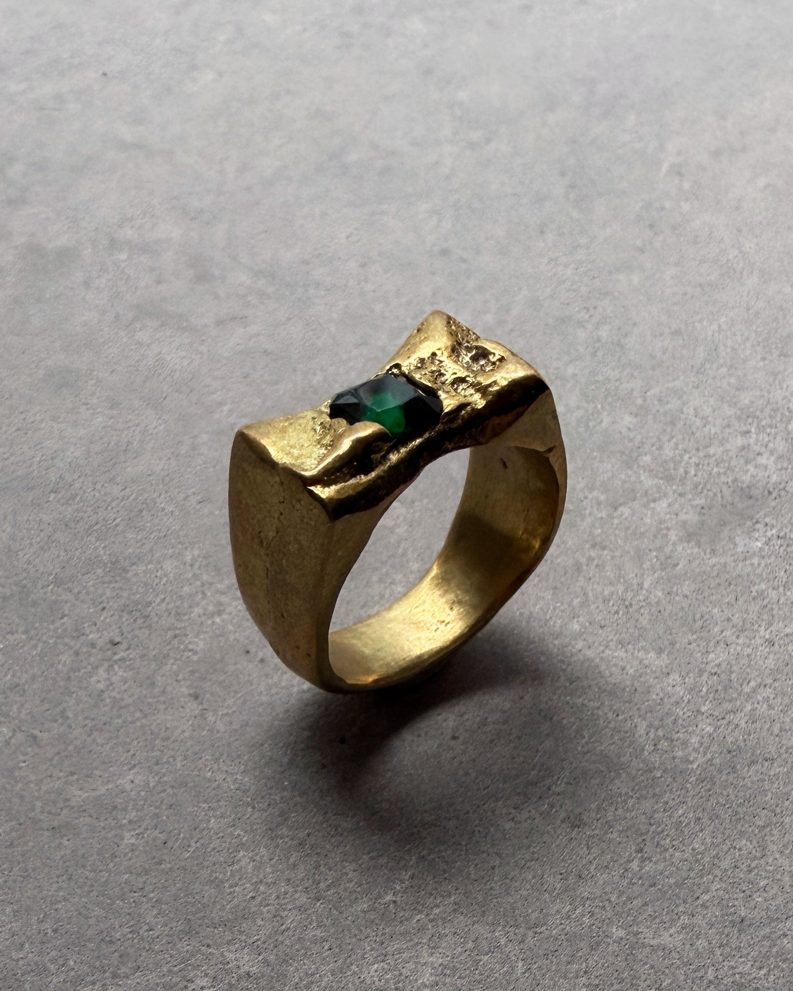 Kaya Viridi : brass ring