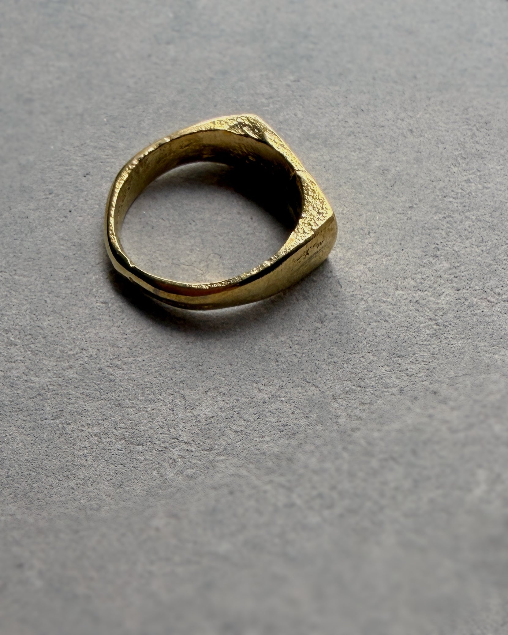 Kaya Viridi : brass ring
