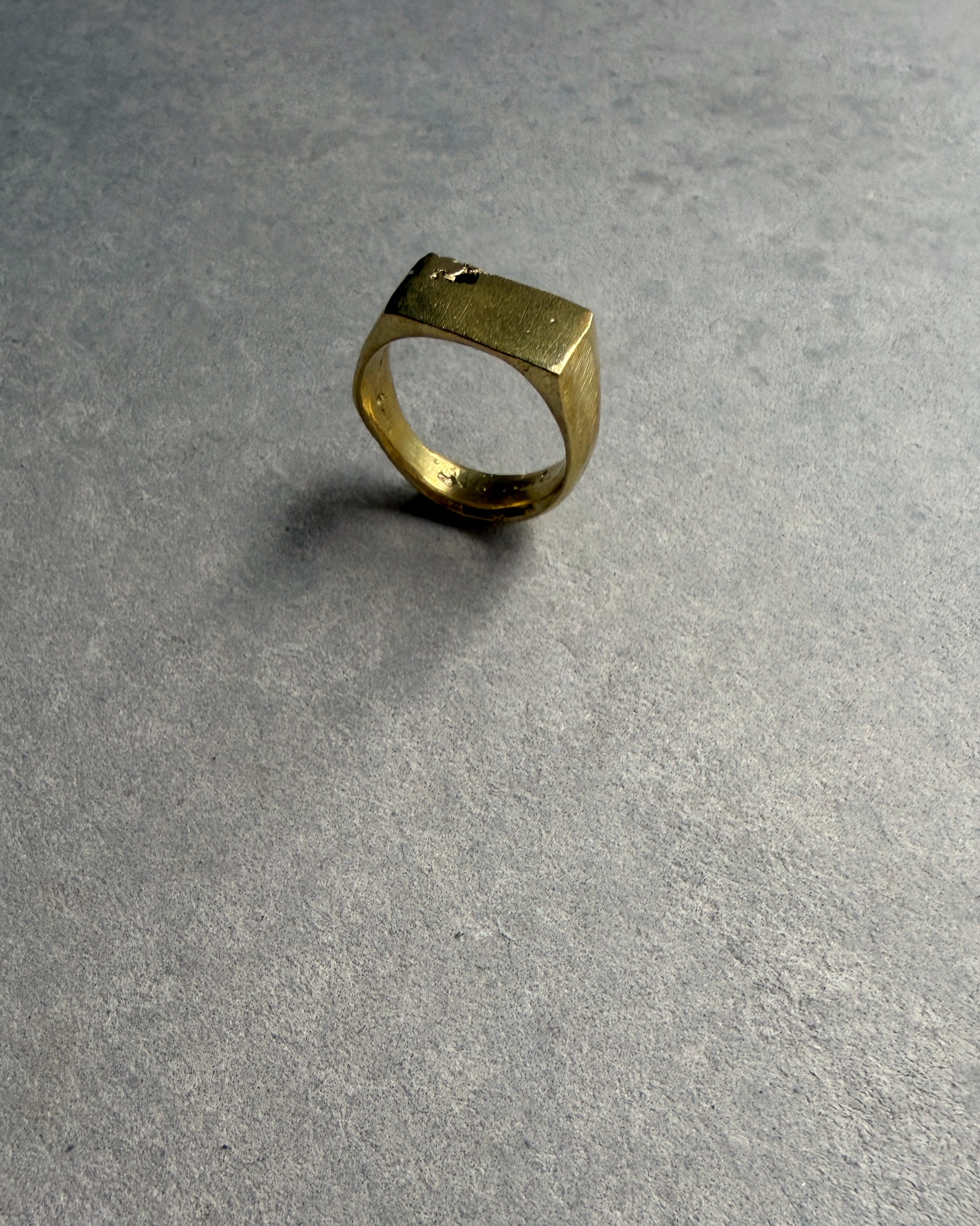 Kaya Viridi : brass ring