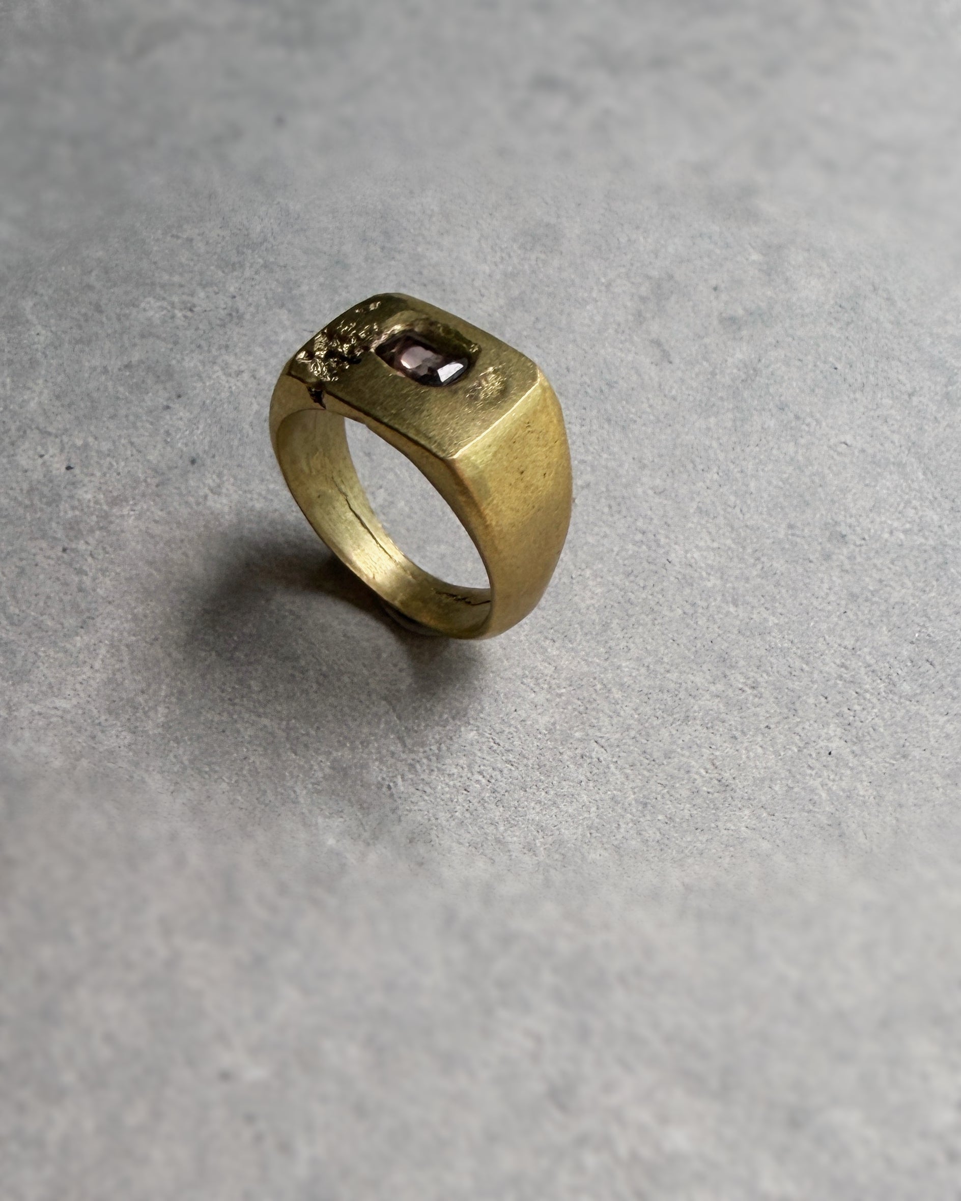 Kaya Viridi : brass ring