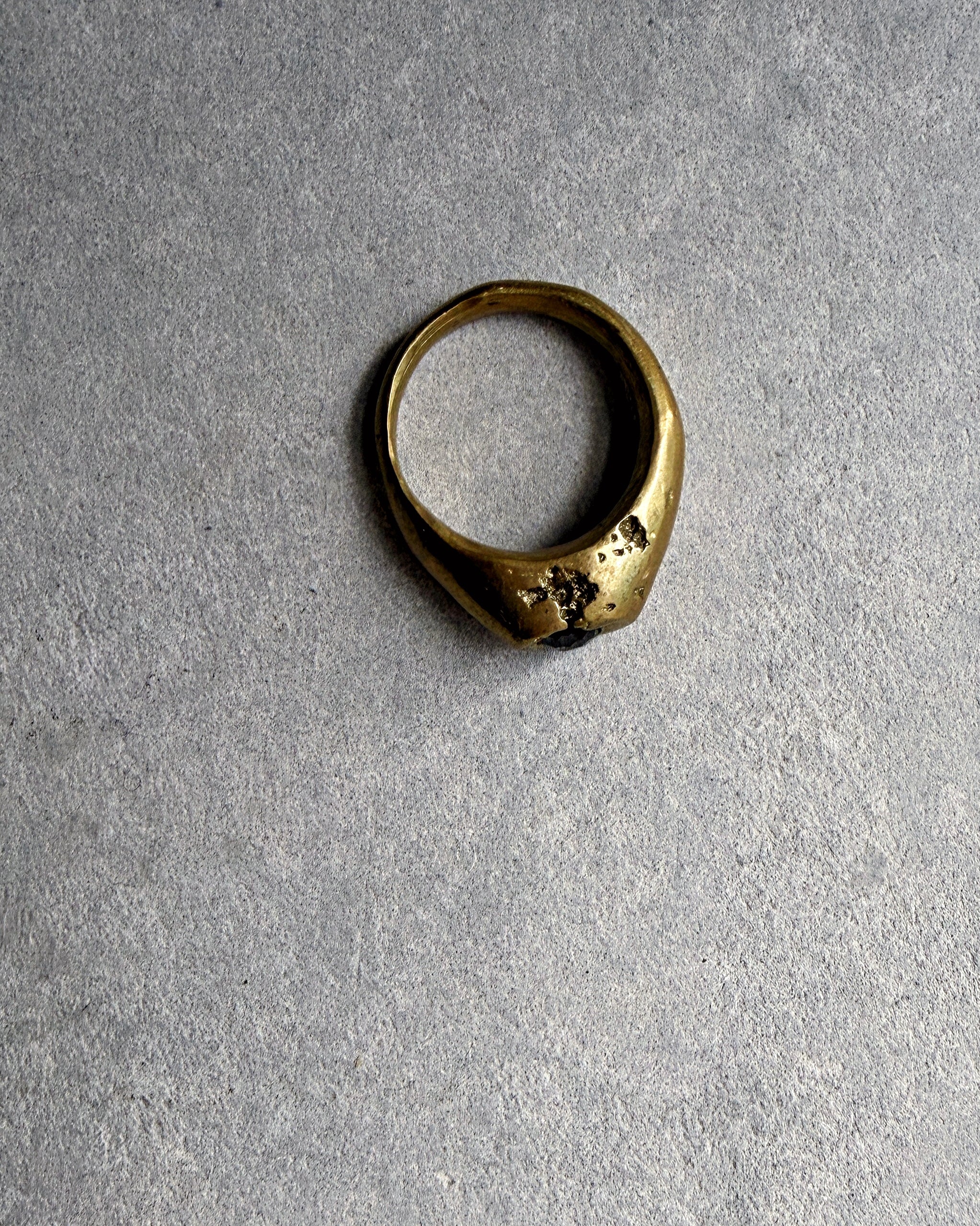 Kaya Viridi : brass ring