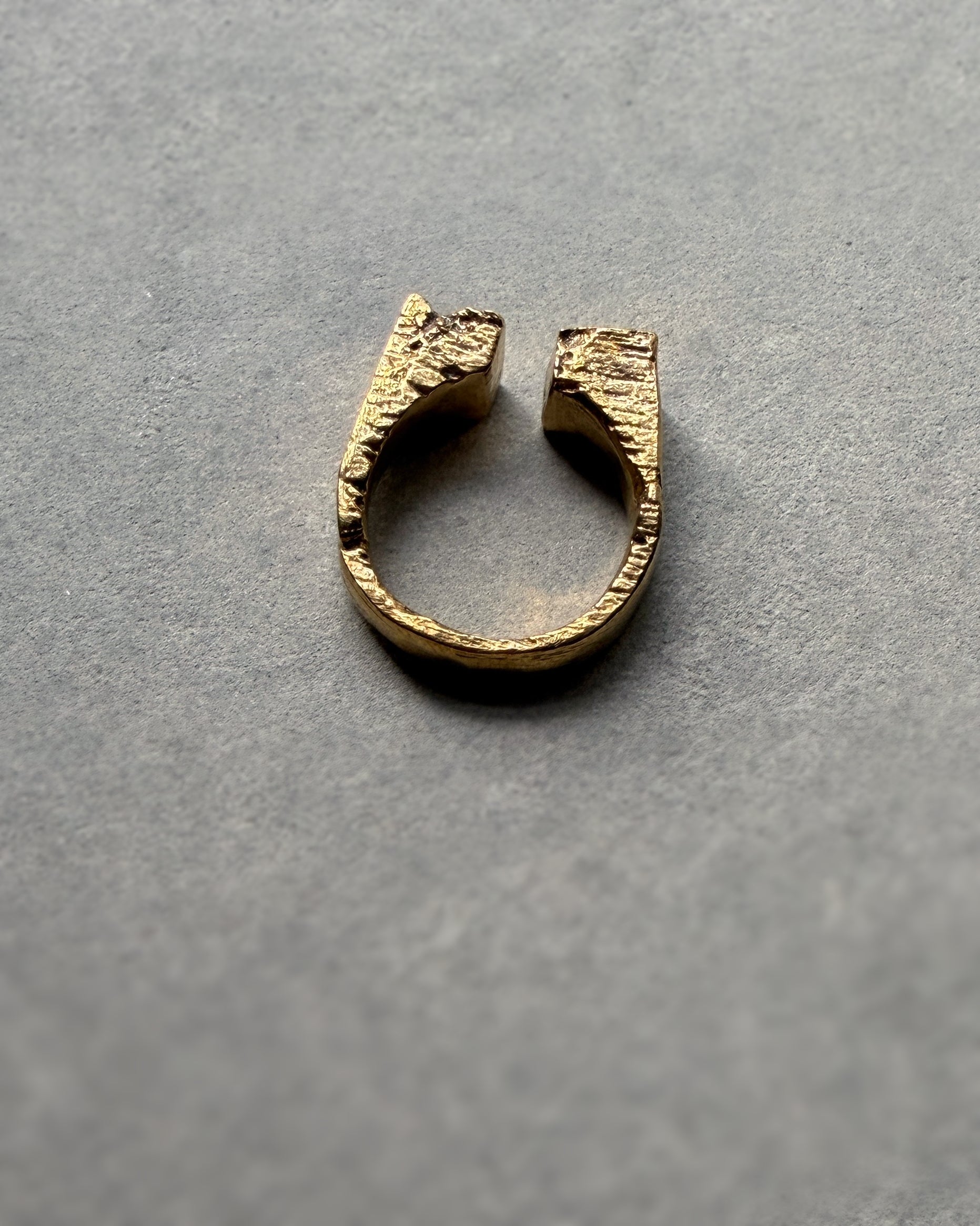 Kaya Viridi : brass ring