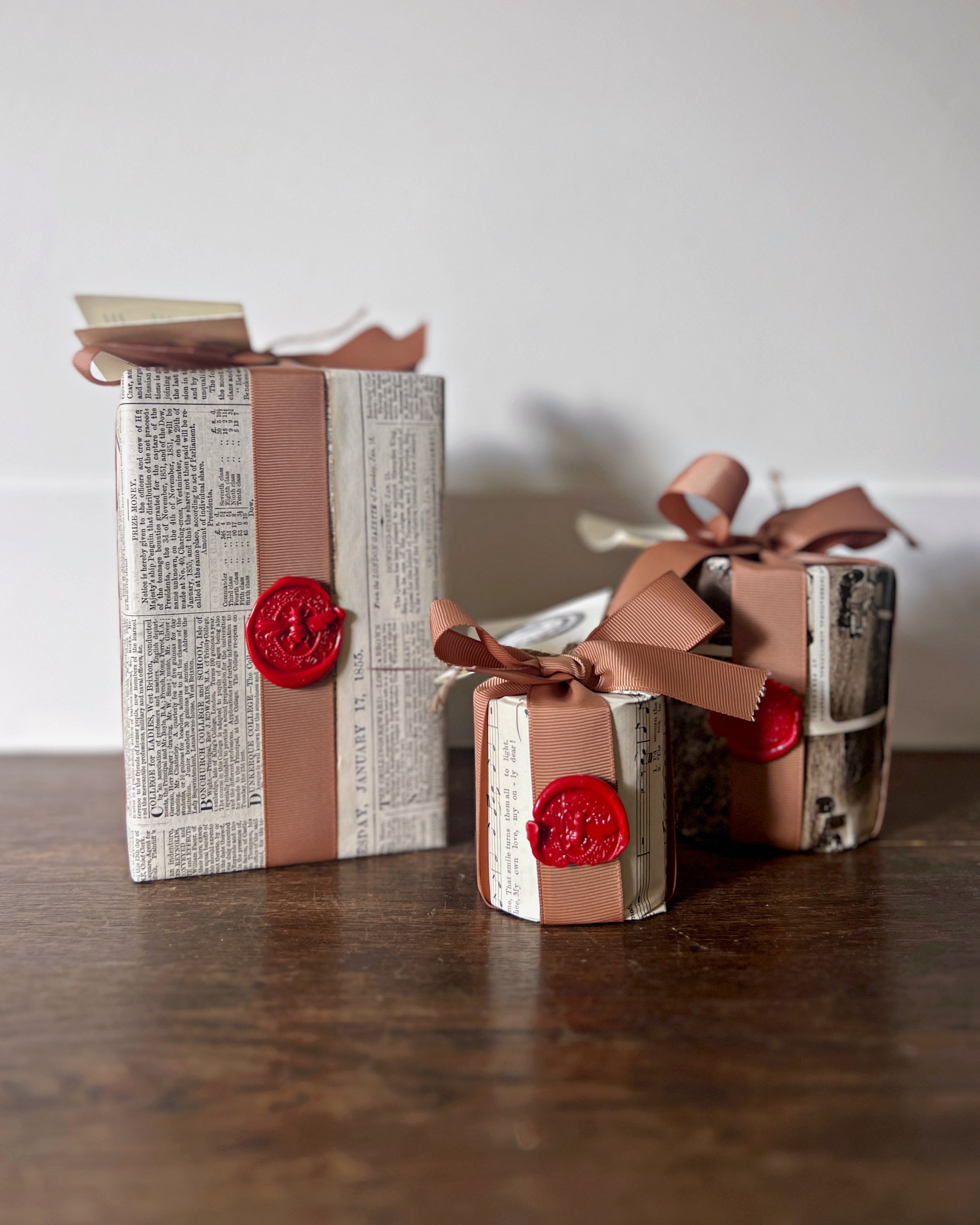 world's end obscura : no.27 lutruwita candle