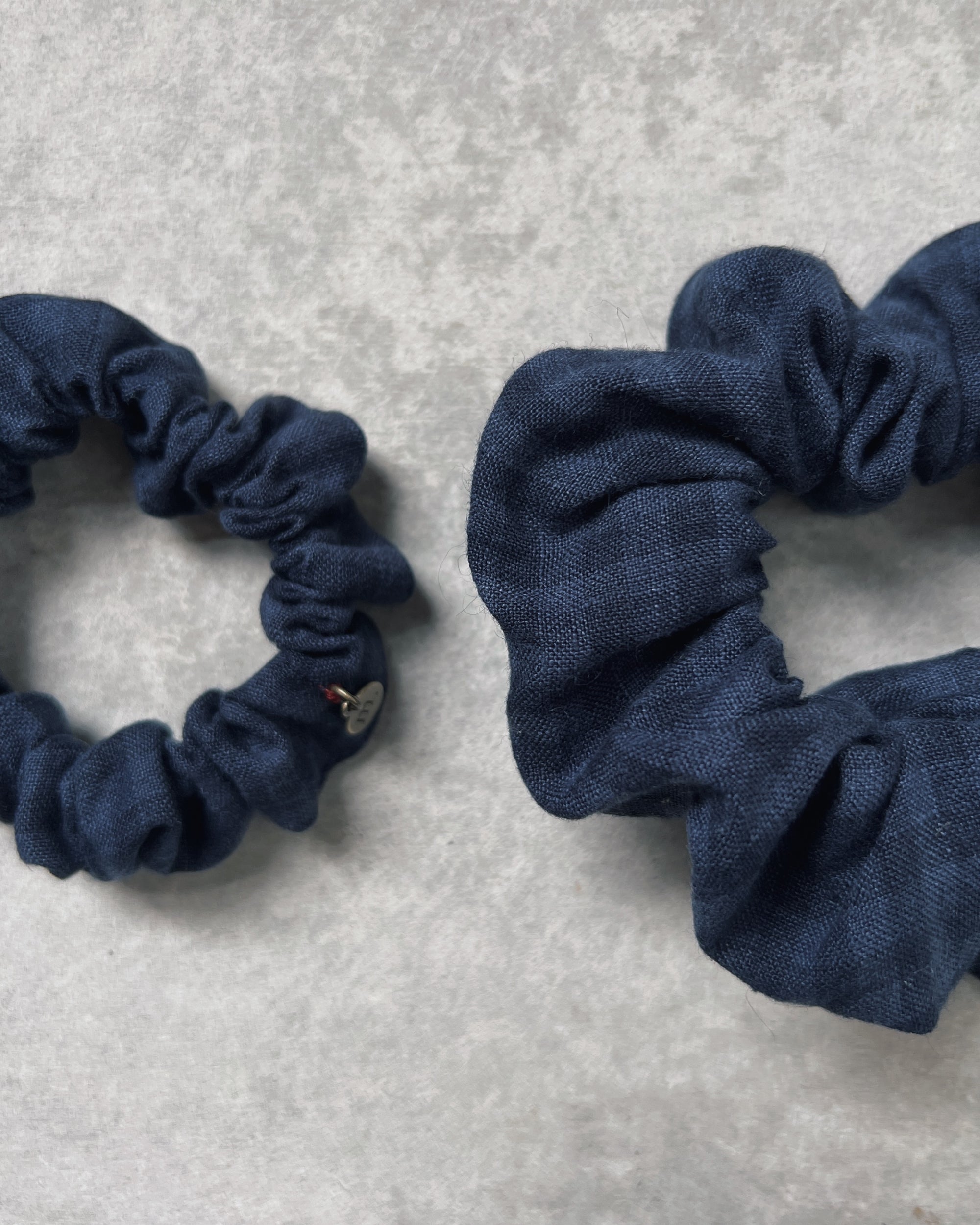 'm' for the maker : check cotton scrunchie
