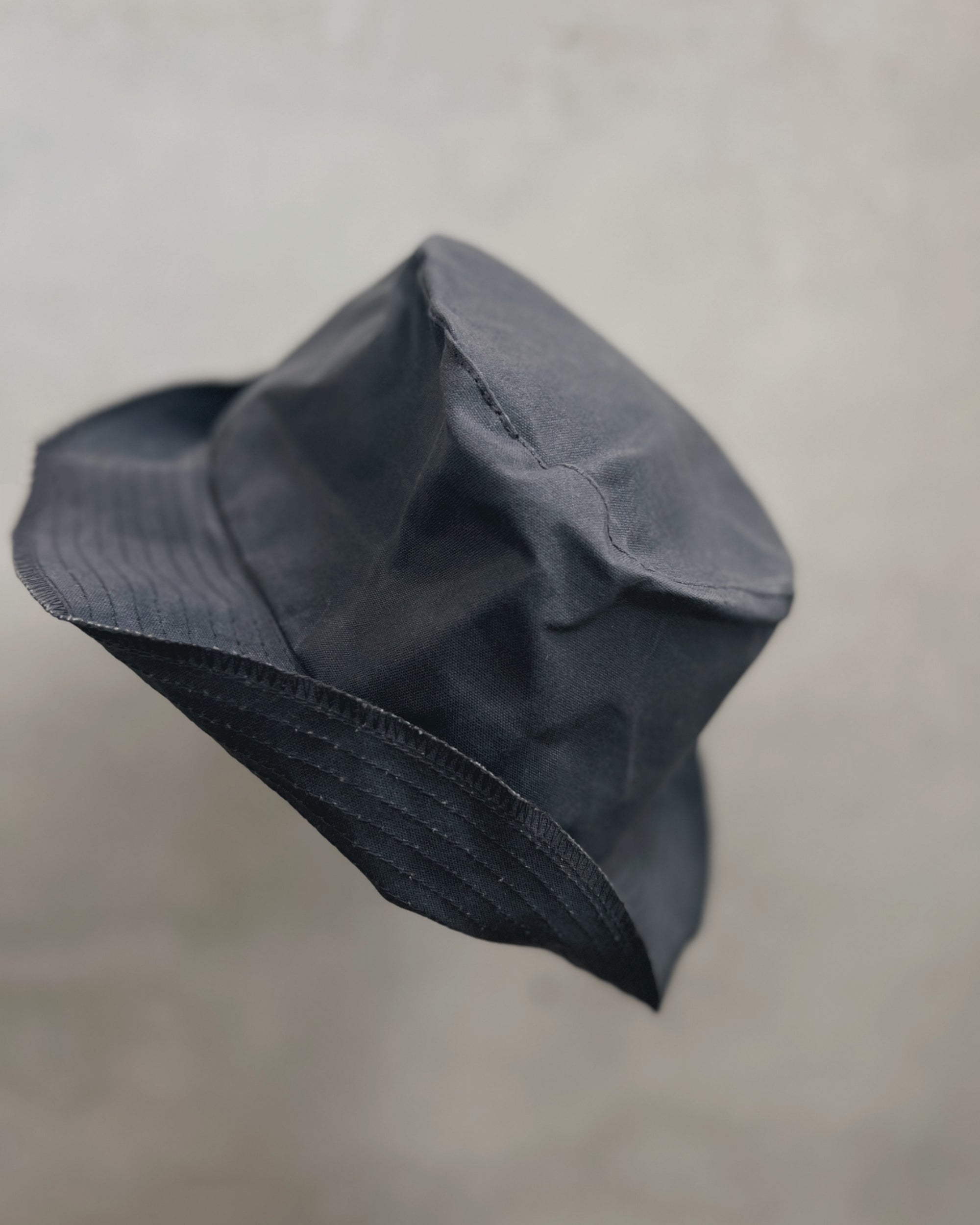 mature ha : paraffin hat in charcoal