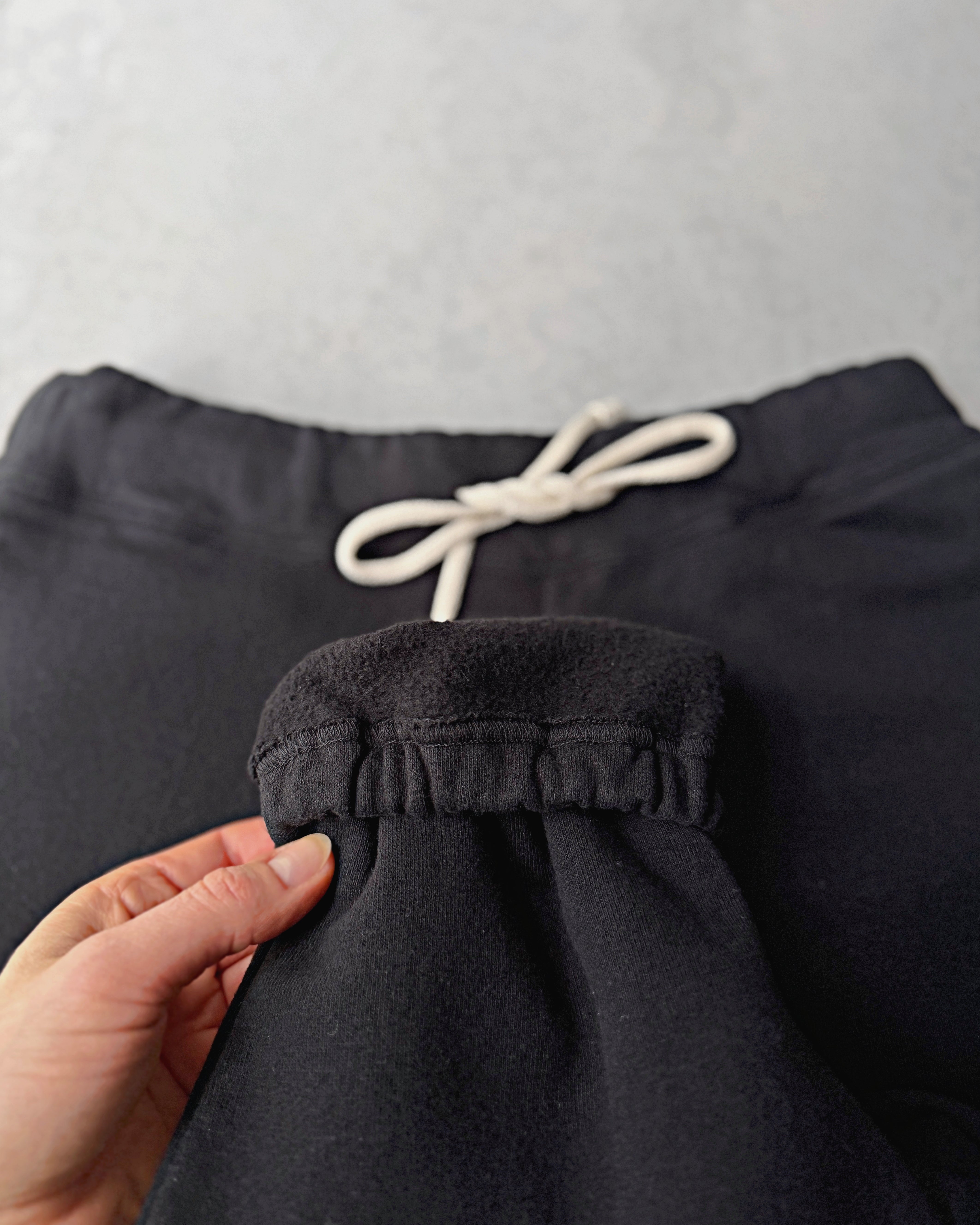 Sunray Spirit : pele sweatpants in anthracite