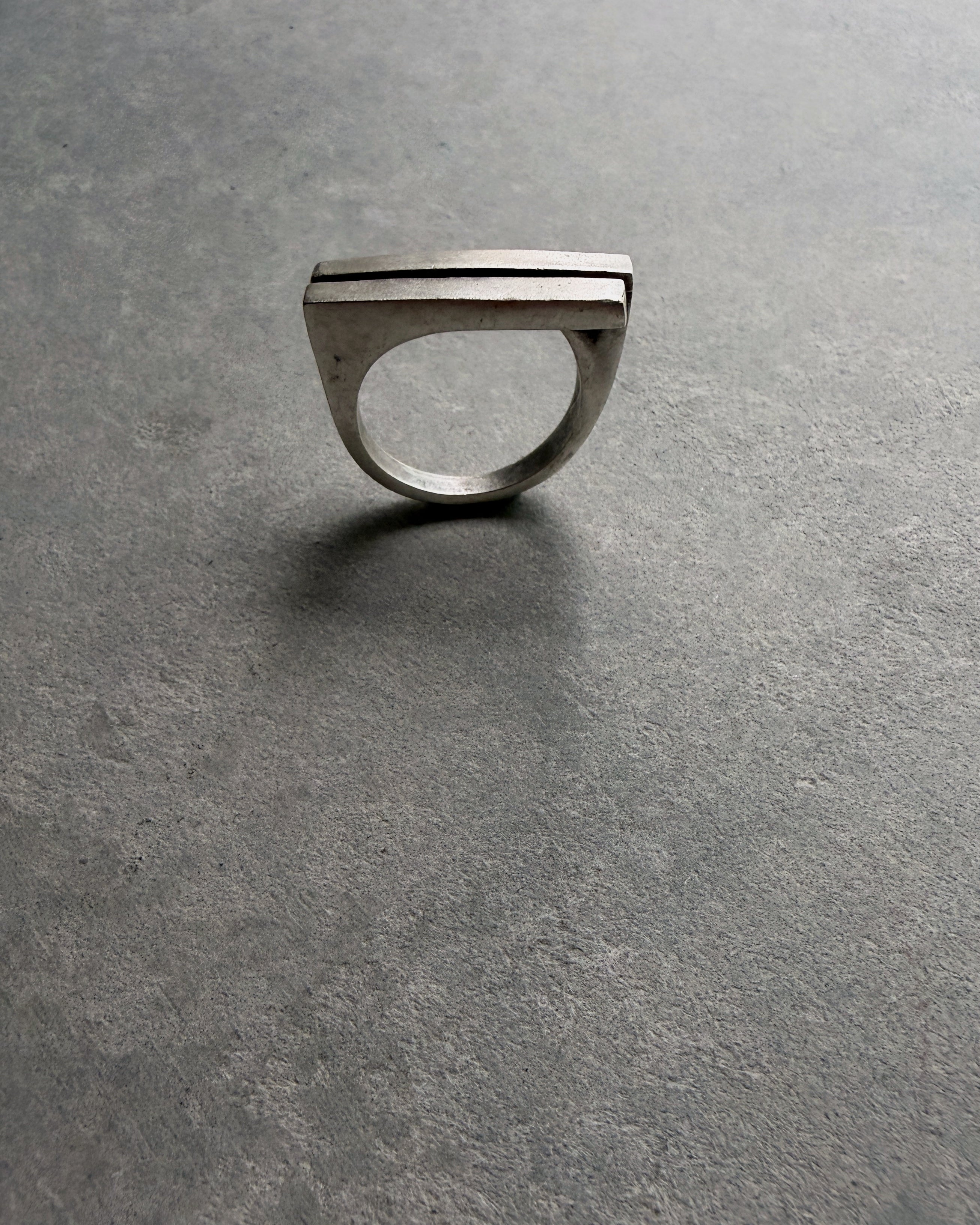 milk-toast : persuasion ring